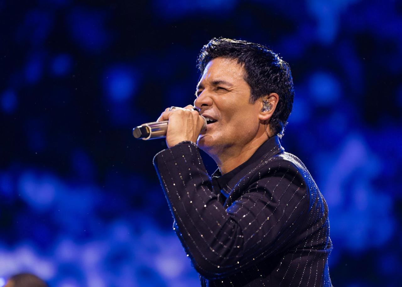 “Estalla” fiesta y alegría con Chayanne en el Morelos; lleno total