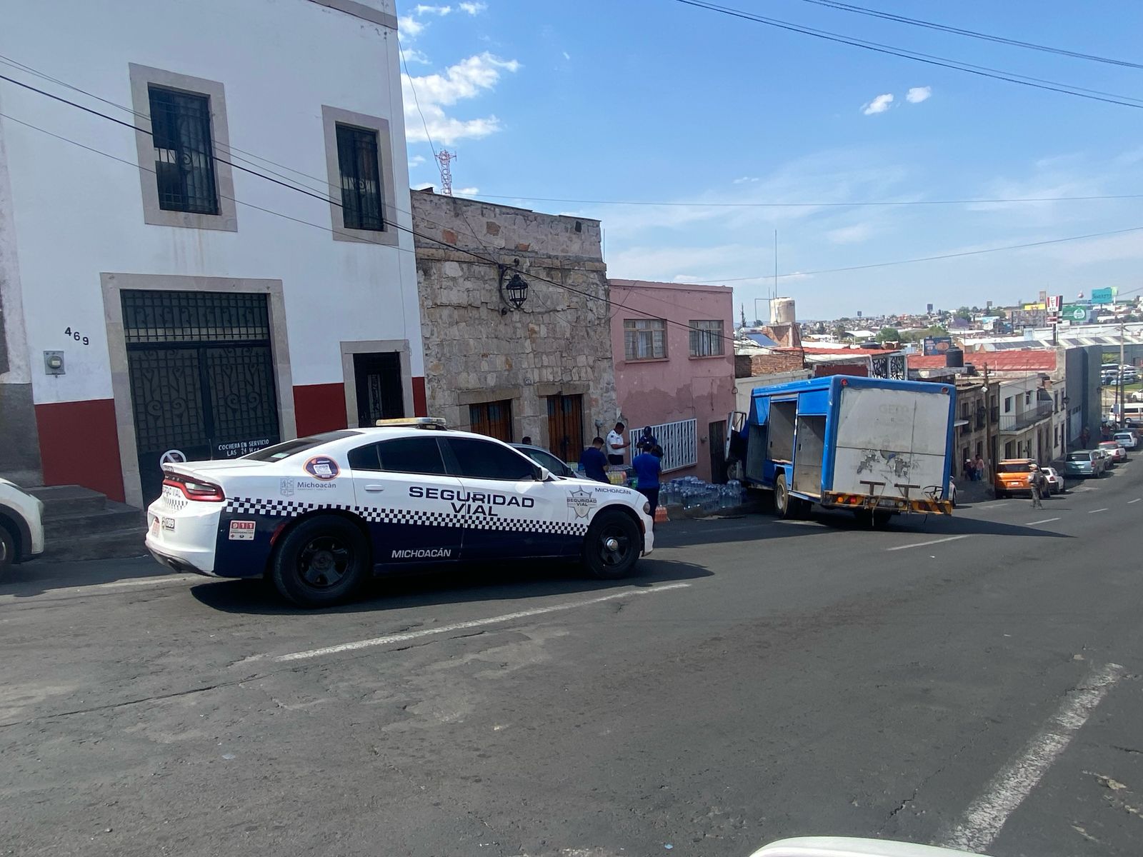 Impacta domicilio tras falla de frenos, cuesta abajo