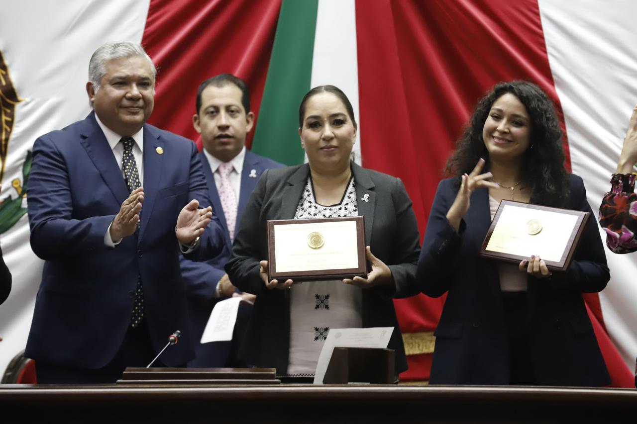 Entregan Condecoración “La Mujer Michoacana 2025”