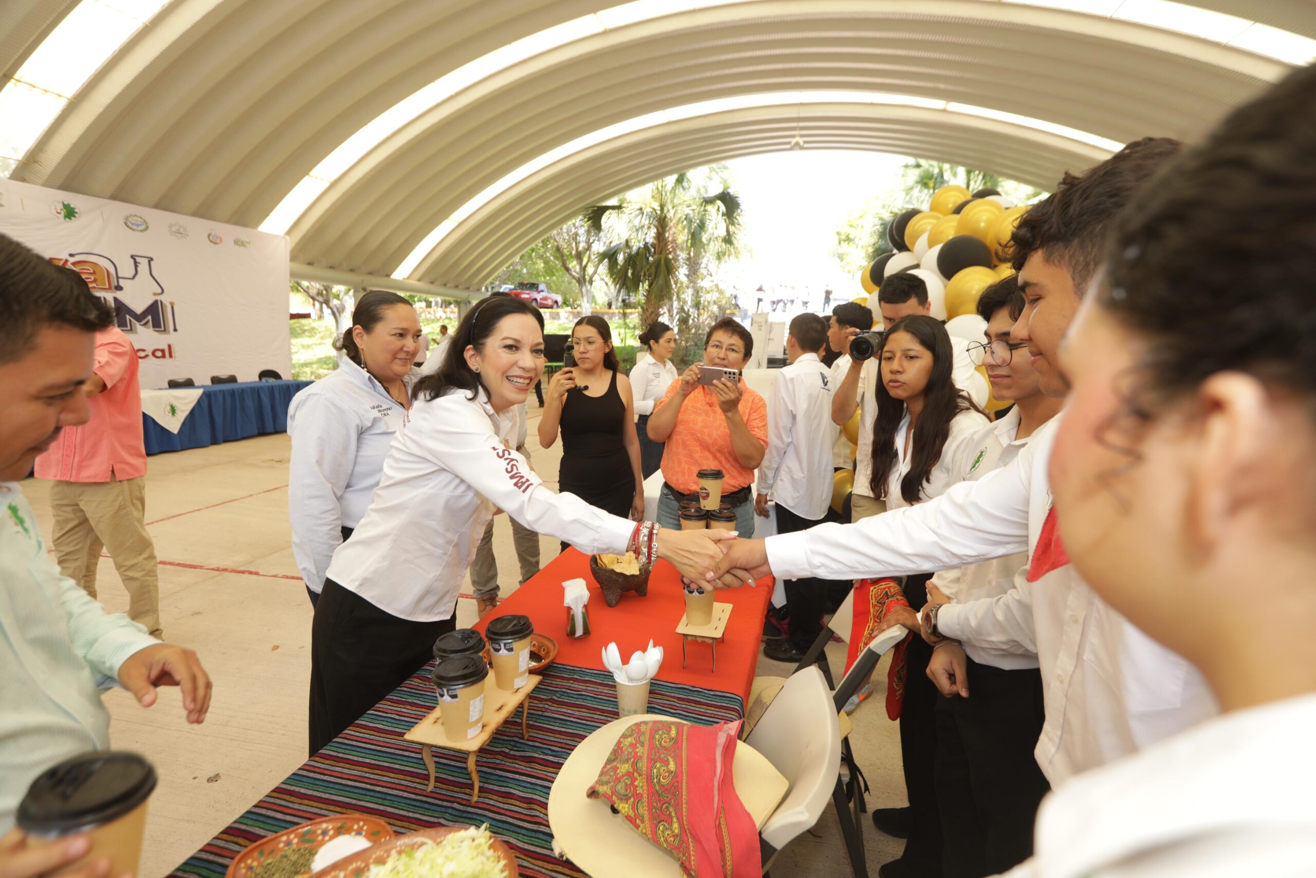 Inaugura Iemsysem evento InnovaTecNM en Huetamo
