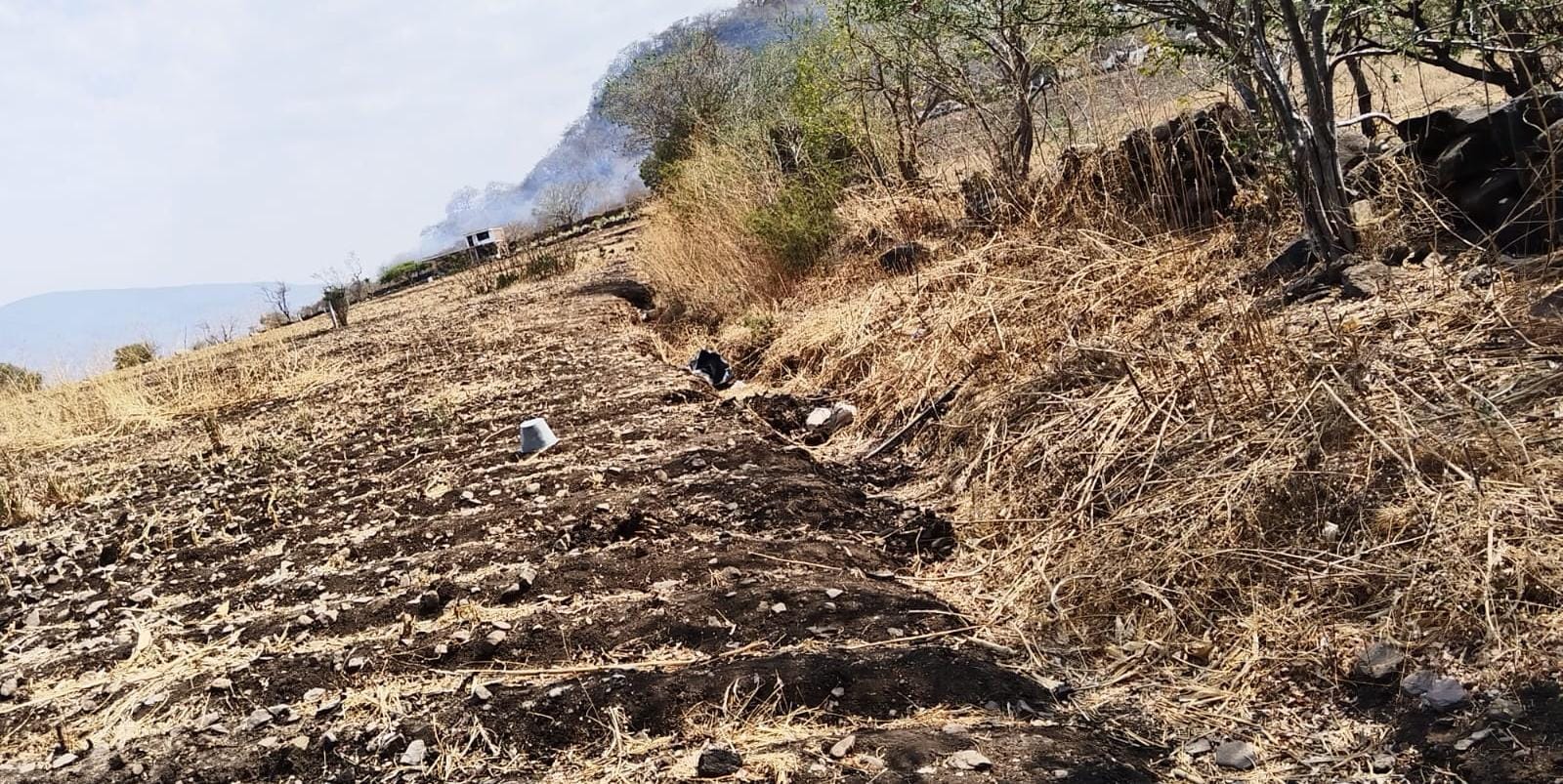 Hallan un cuerpo semienterrado en el Cerro del Curutarán