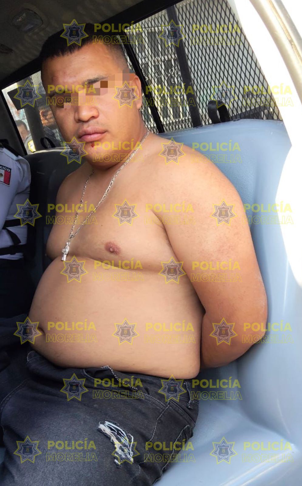 Policía Morelia asegura a persona armada que presuntamente agredió y amenazó a ciudadanos en la Wenceslao Victoria