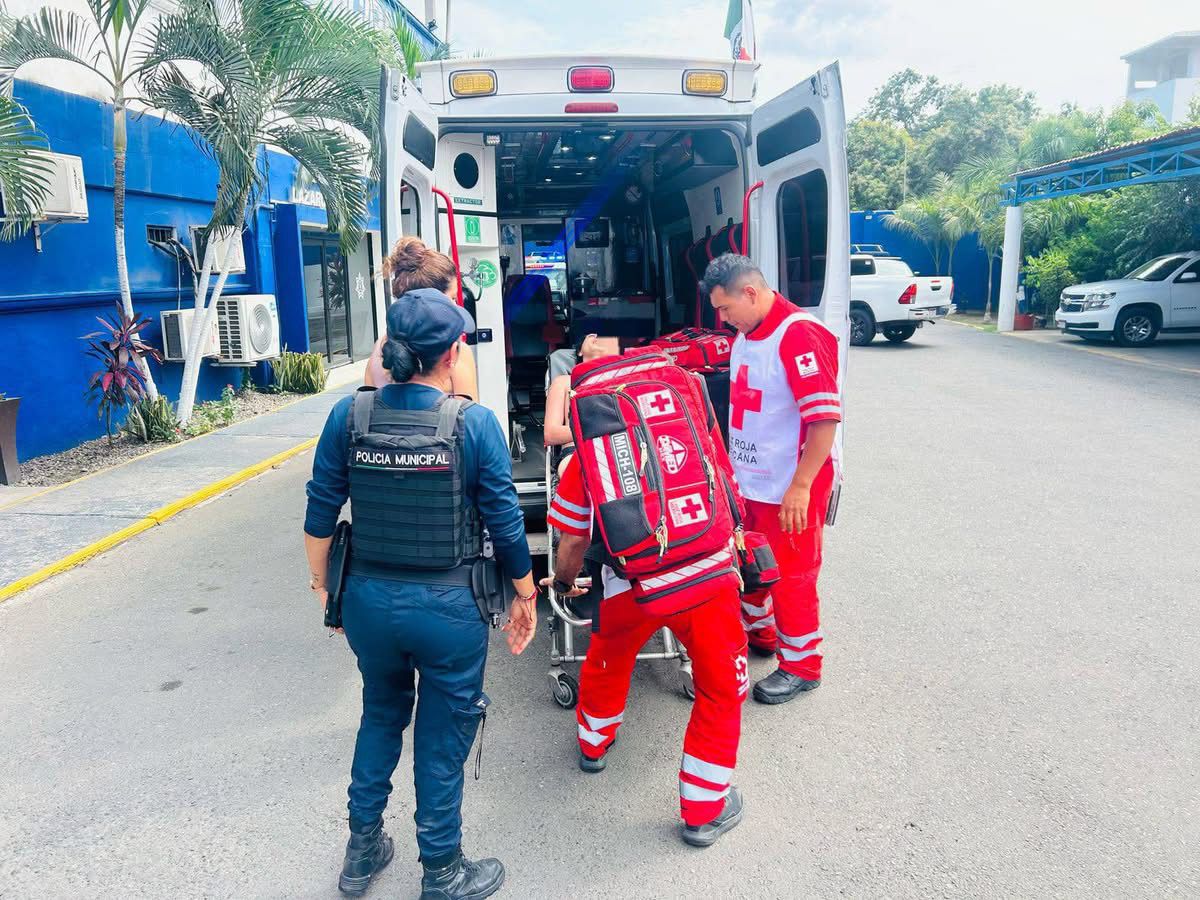 Rescatan a turista estadounidense que fue arrastrado por una ola en LC