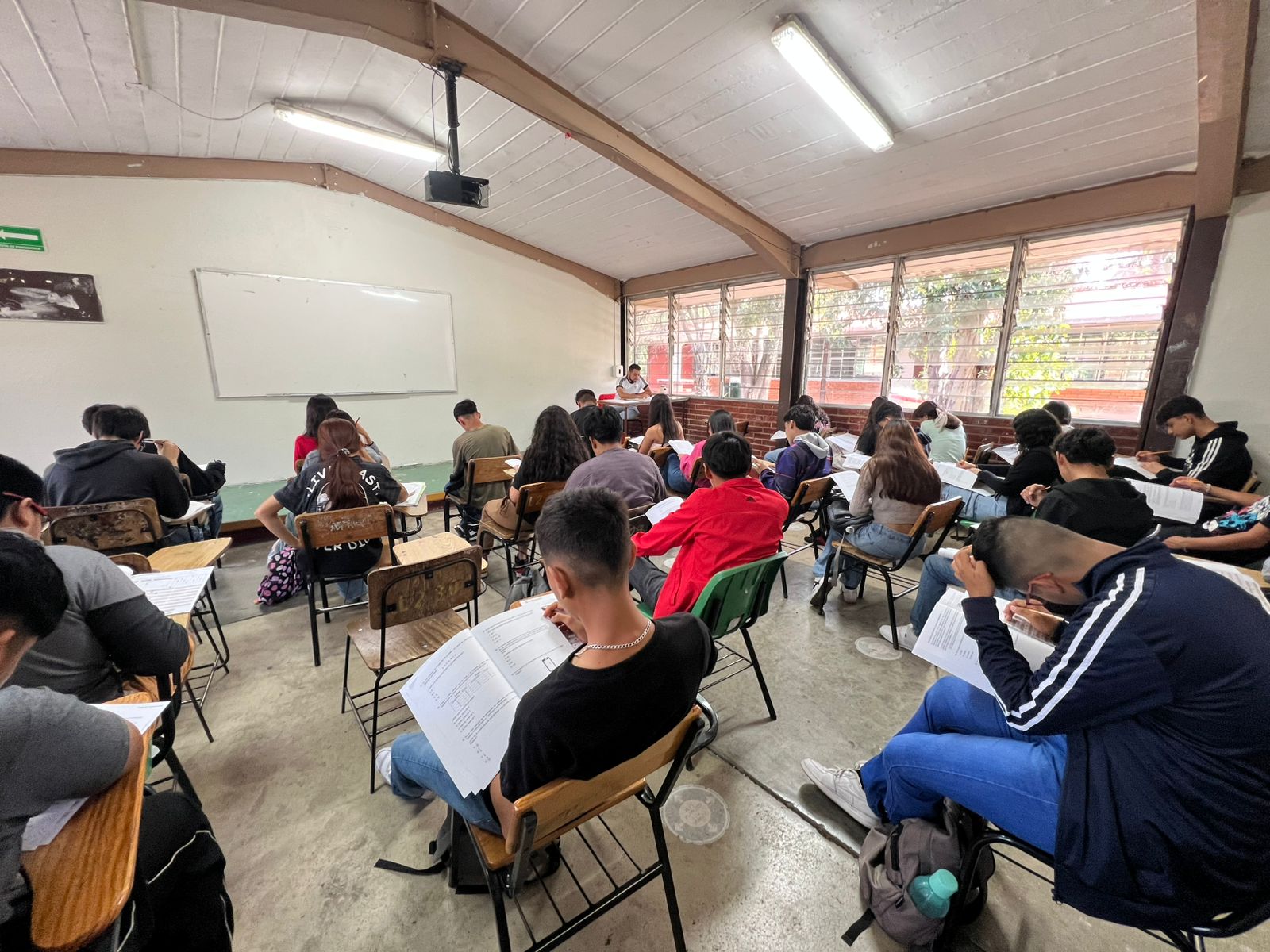 Más de 4 mil aspirantes participan en primera etapa de selección en Conalep