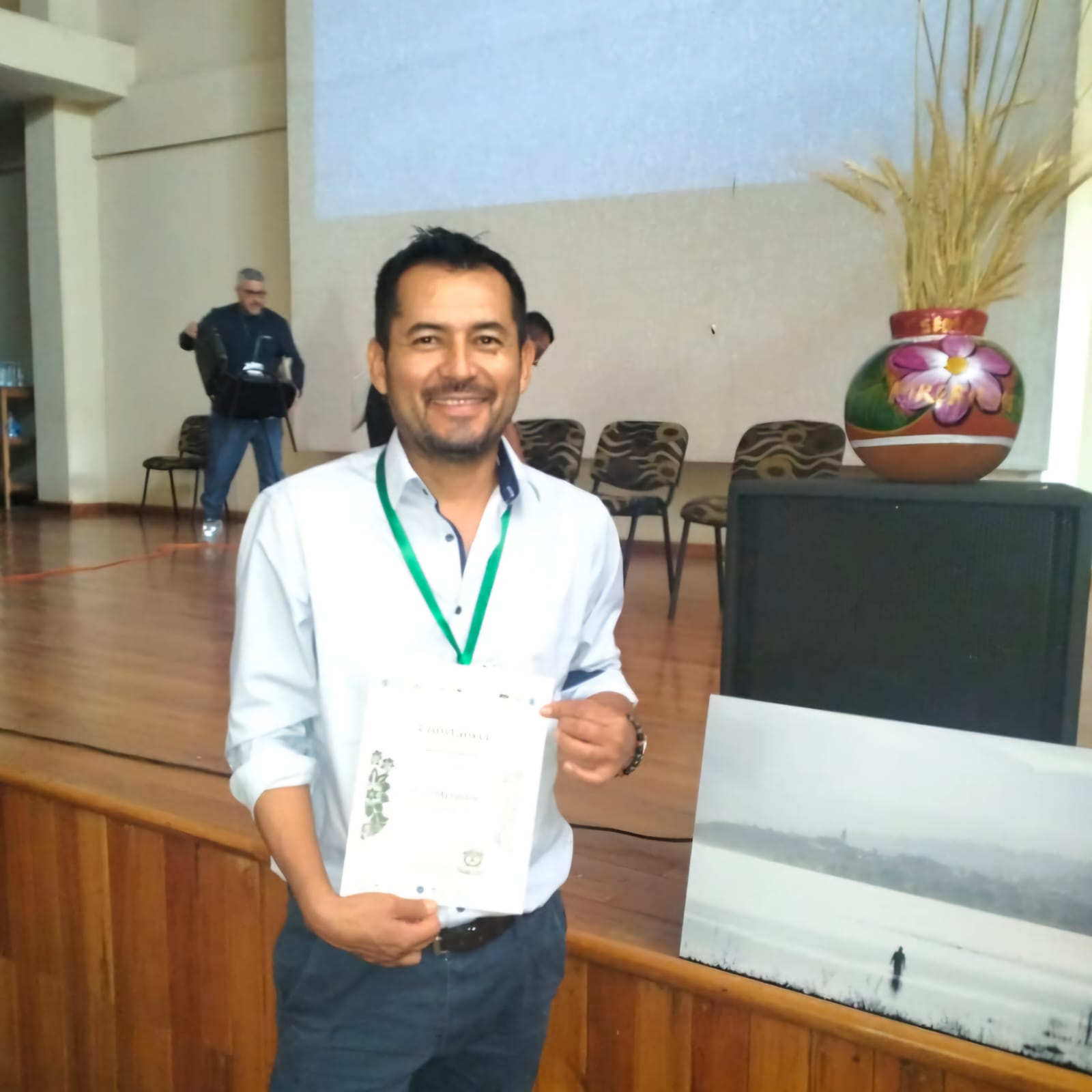 Docente de Cecytem Huecorio reconocido por trabajo comunitario del cuidado del agua