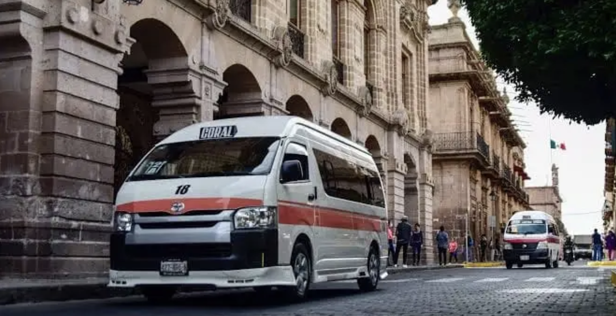 Piden a negocios y transporte público evitar poner música con apología del delito
