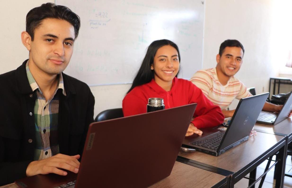 Abierta convocatoria para becas de licenciatura, posgrado y centros de capacitación