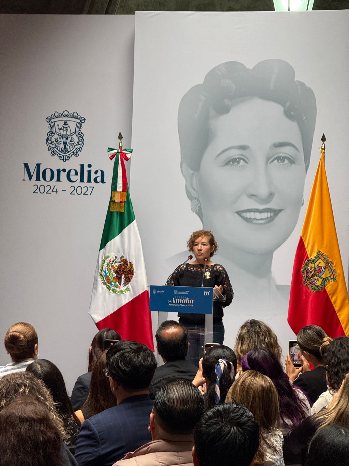 Recibe Verónica Villaseñor presea “Amalia Solórzano Bravo 2025”