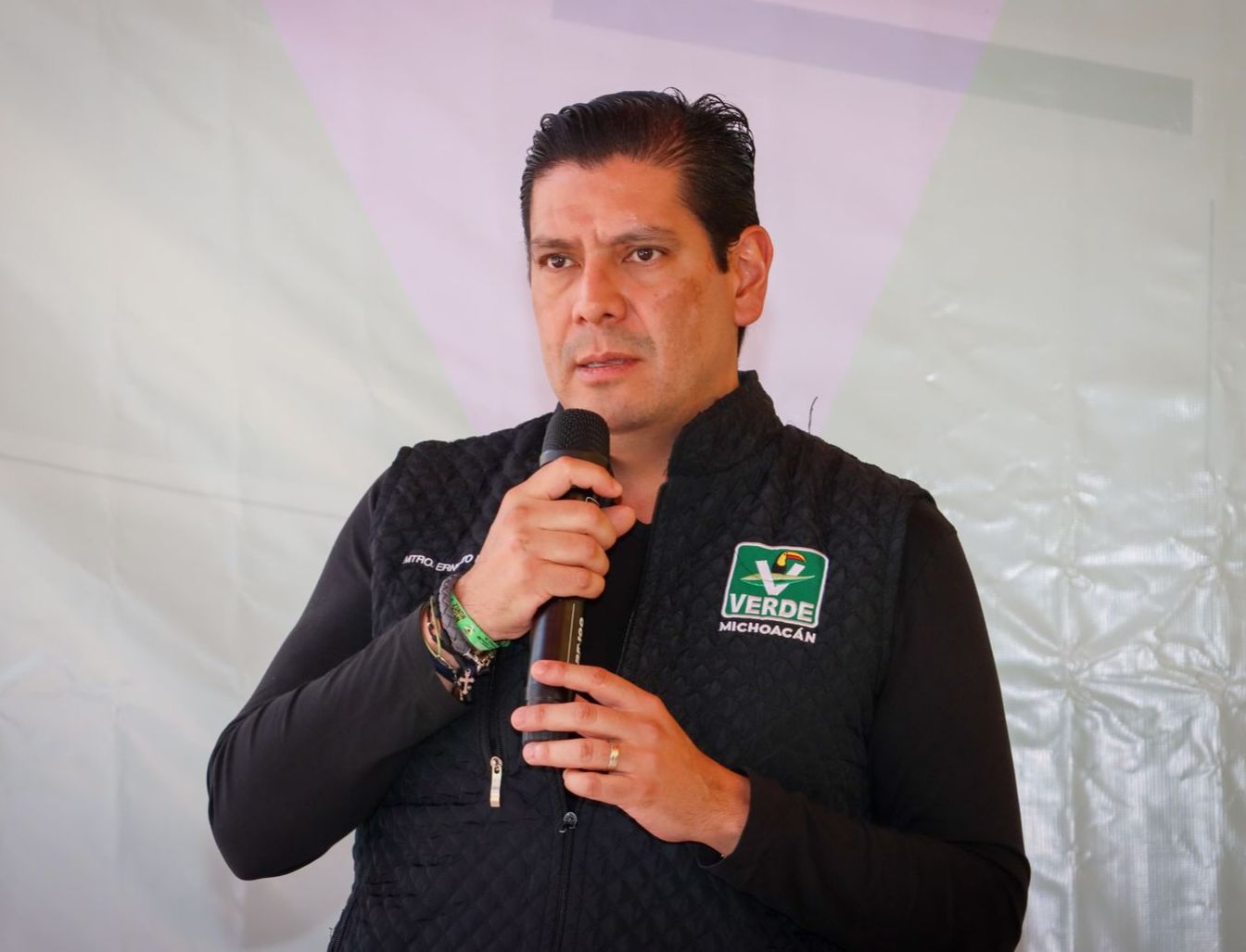 Ernesto Núñez condena agresión a perrito en Morelia y pide castigo ejemplar