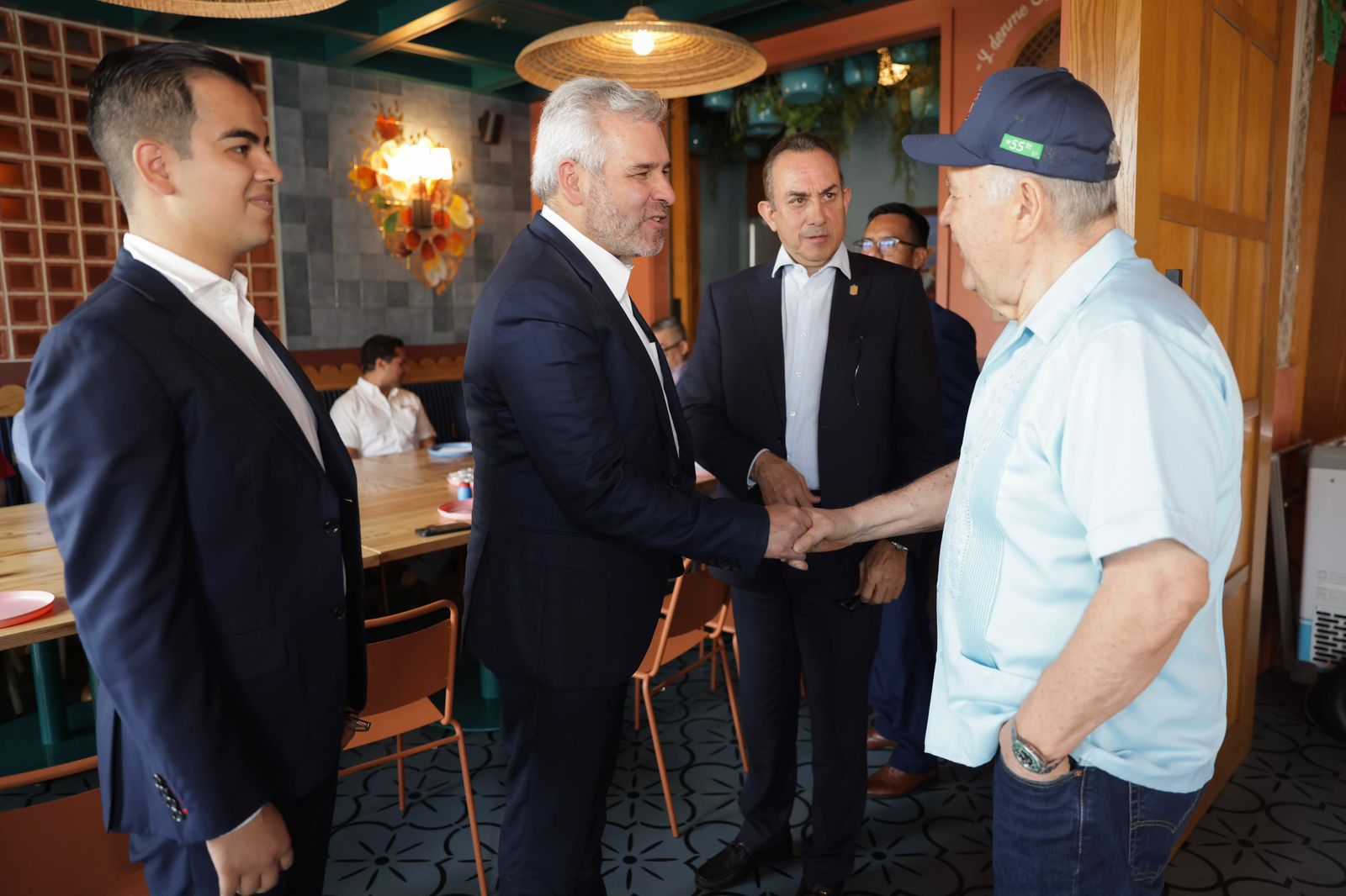 Bedolla promueve inversión a empresarios hispanos de Illinois