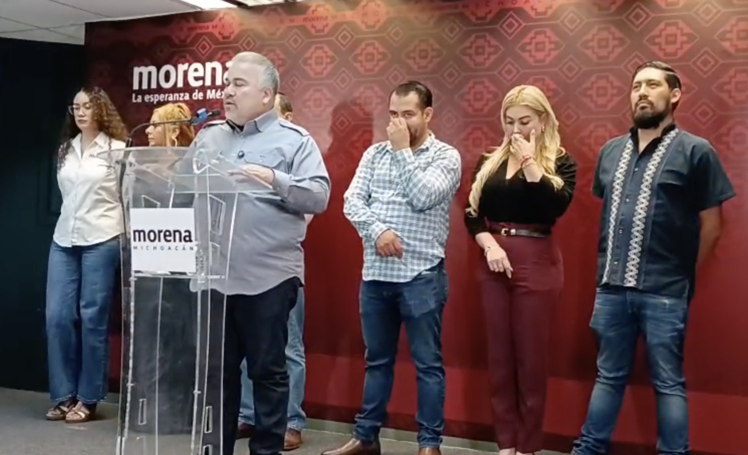 Dirigente de Morena aclara foto con Nicolás Maduro