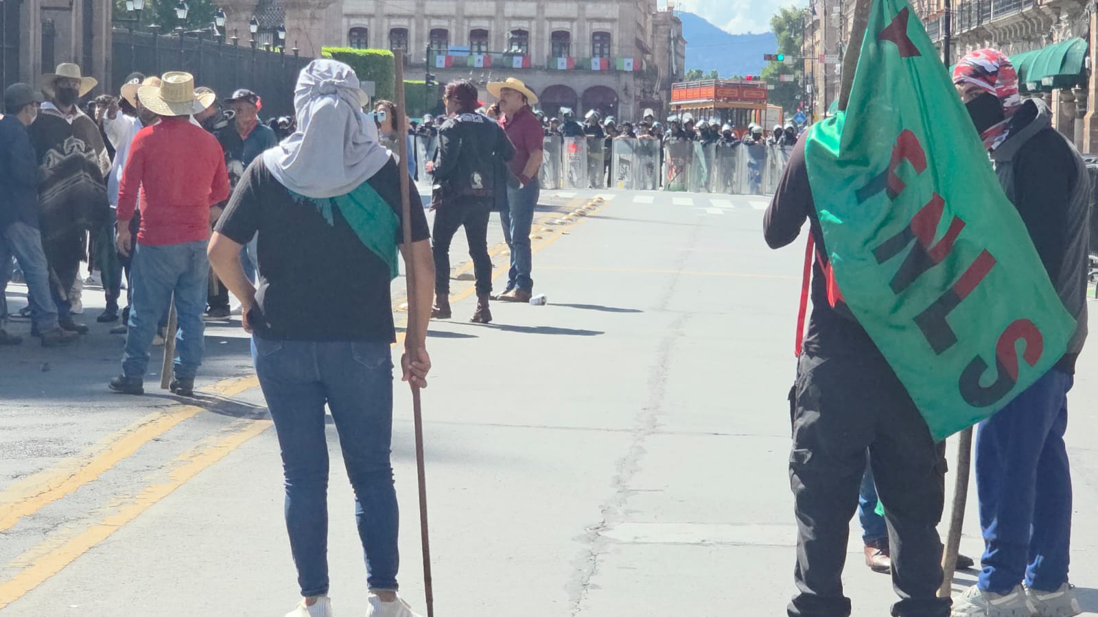FNLS inicia protestas indefinidas y rechaza cambiarse de plaza