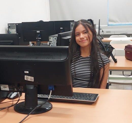 Obtiene economiento Arena Nicolle en olimpiada nacional de física