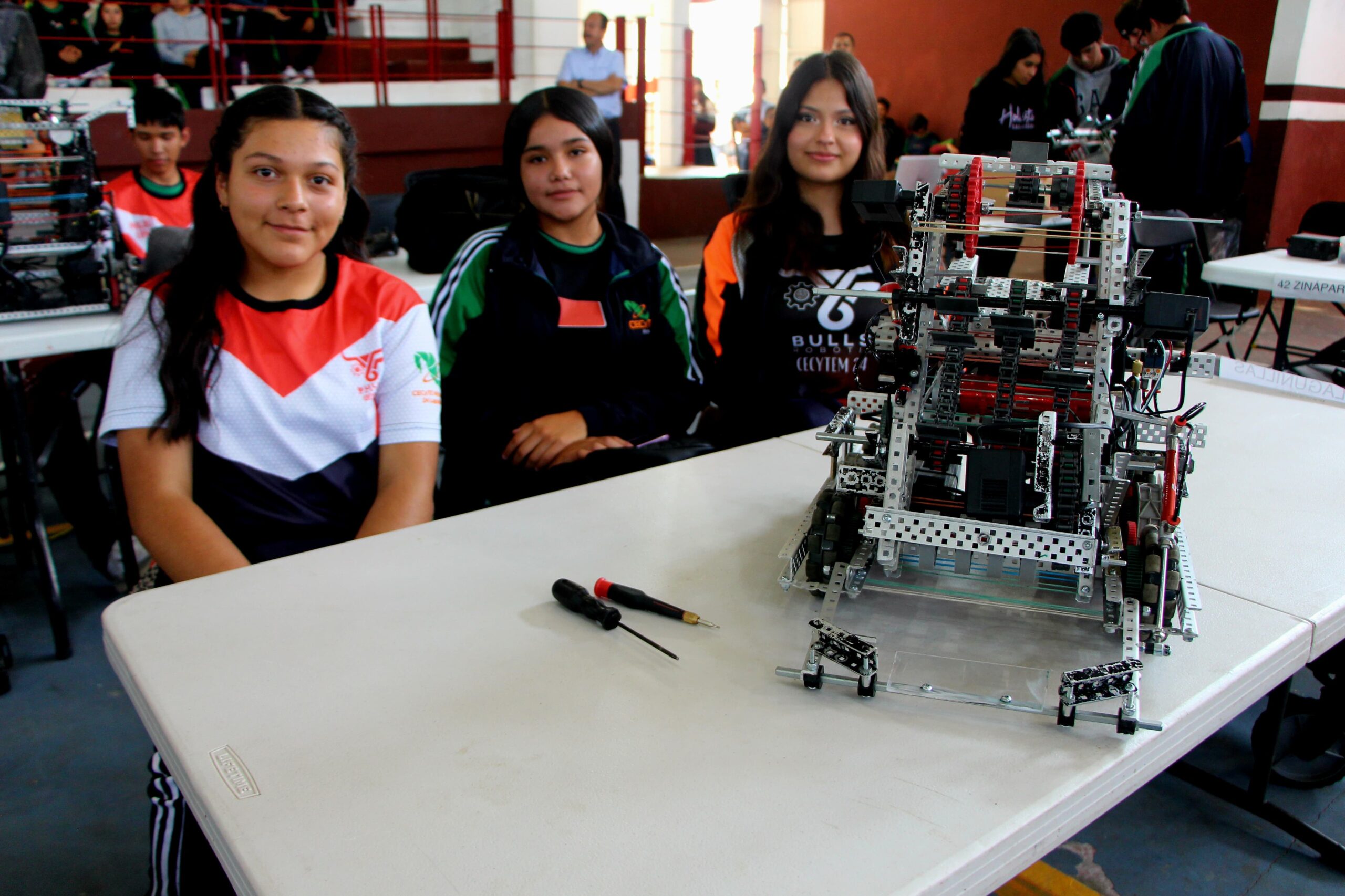 Alumnas Cecytem presentes en Torneo Estatal de Robótica