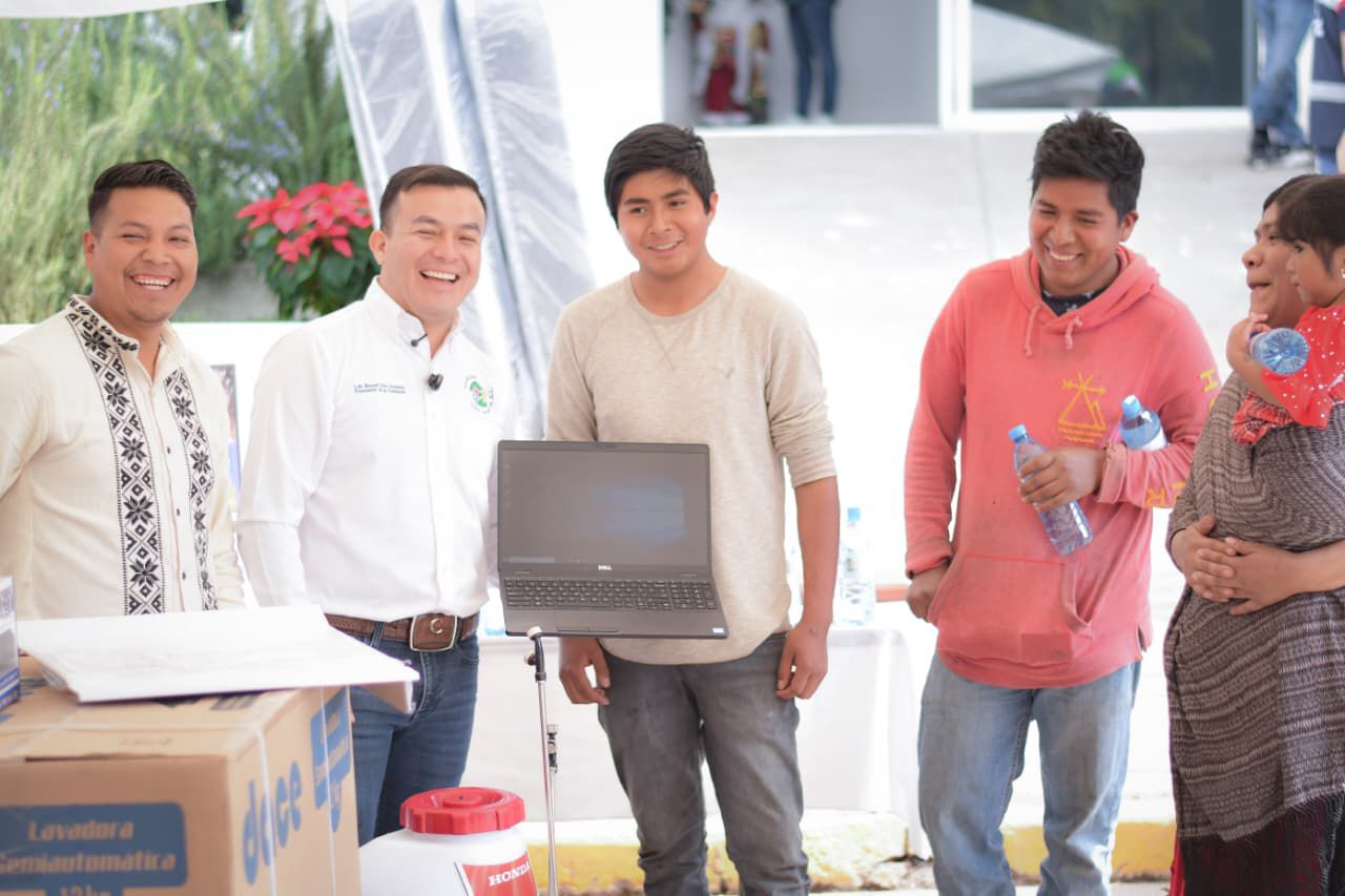 Fundación de Nuevo Zirosto busca reunir 20 mil juguetes y entregará computadoras para estudiantes. 