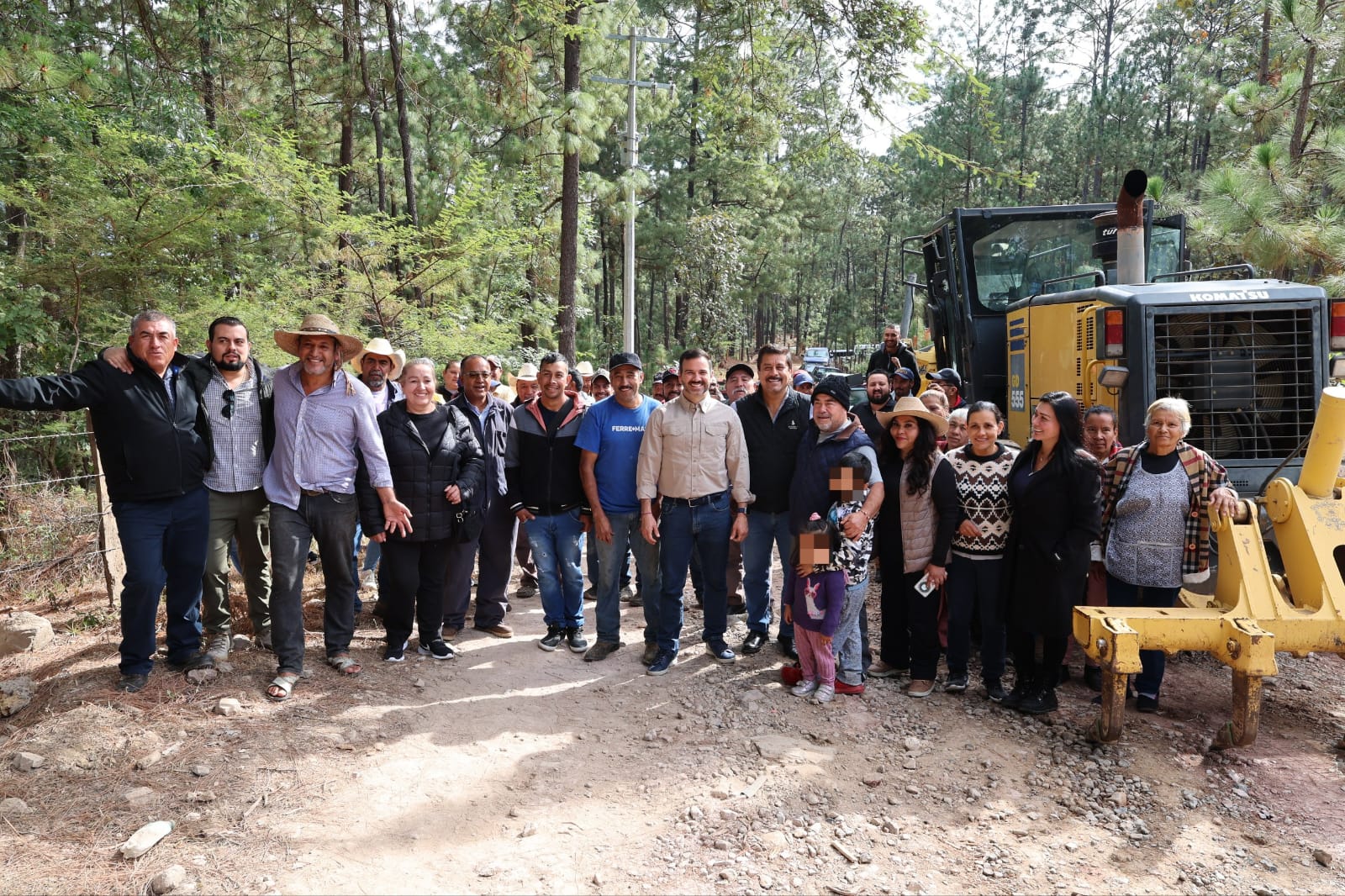 Mejora de caminos rurales, refleja alianza del Ayuntamiento con comunidades: Yankel Benítez