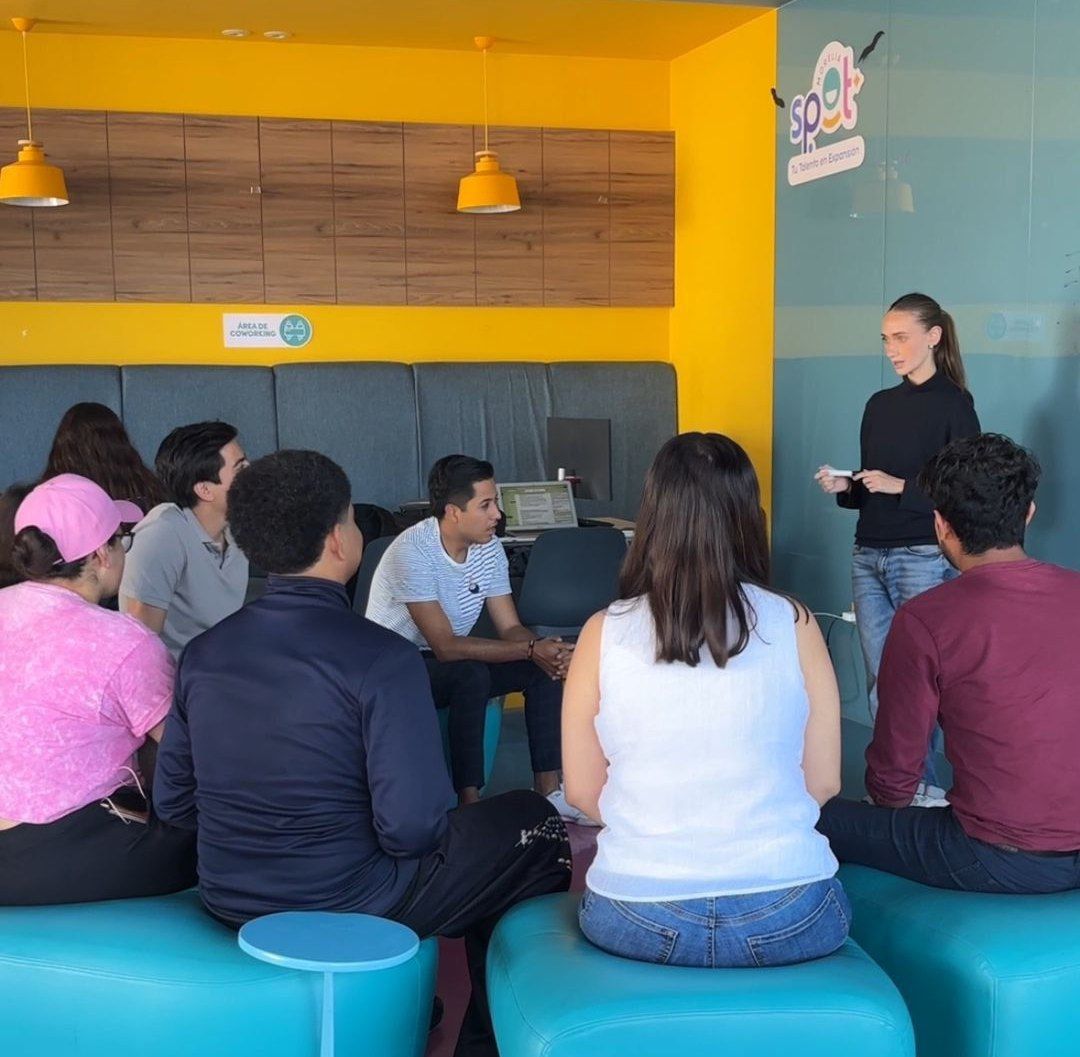 Paola Delgadillo consolida alianza internacional para fortalecer Centros Spot