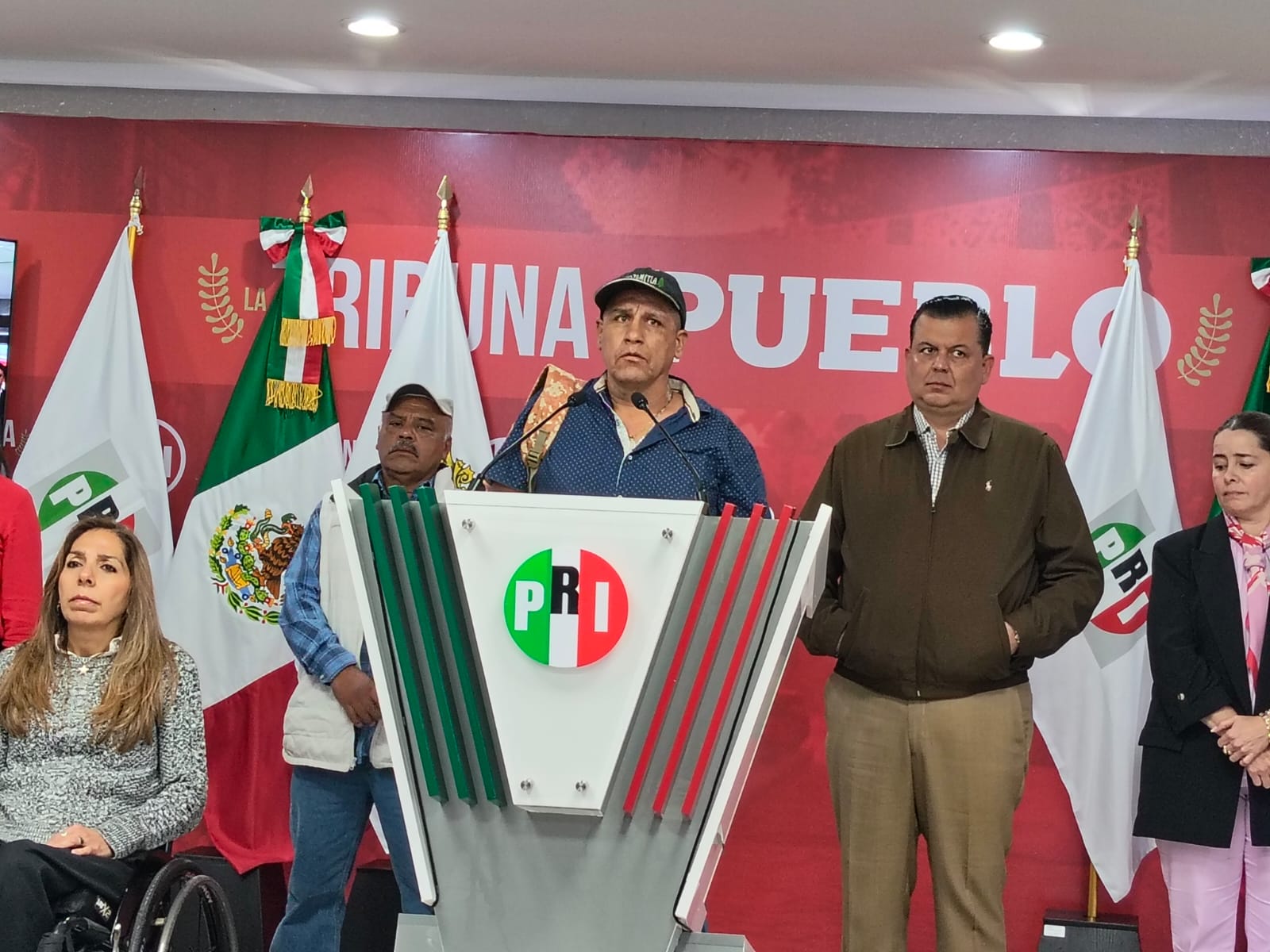Víctimas de la delincuencia exigen intervención de autoridades en Michoacán durante rueda de prensa del PRI