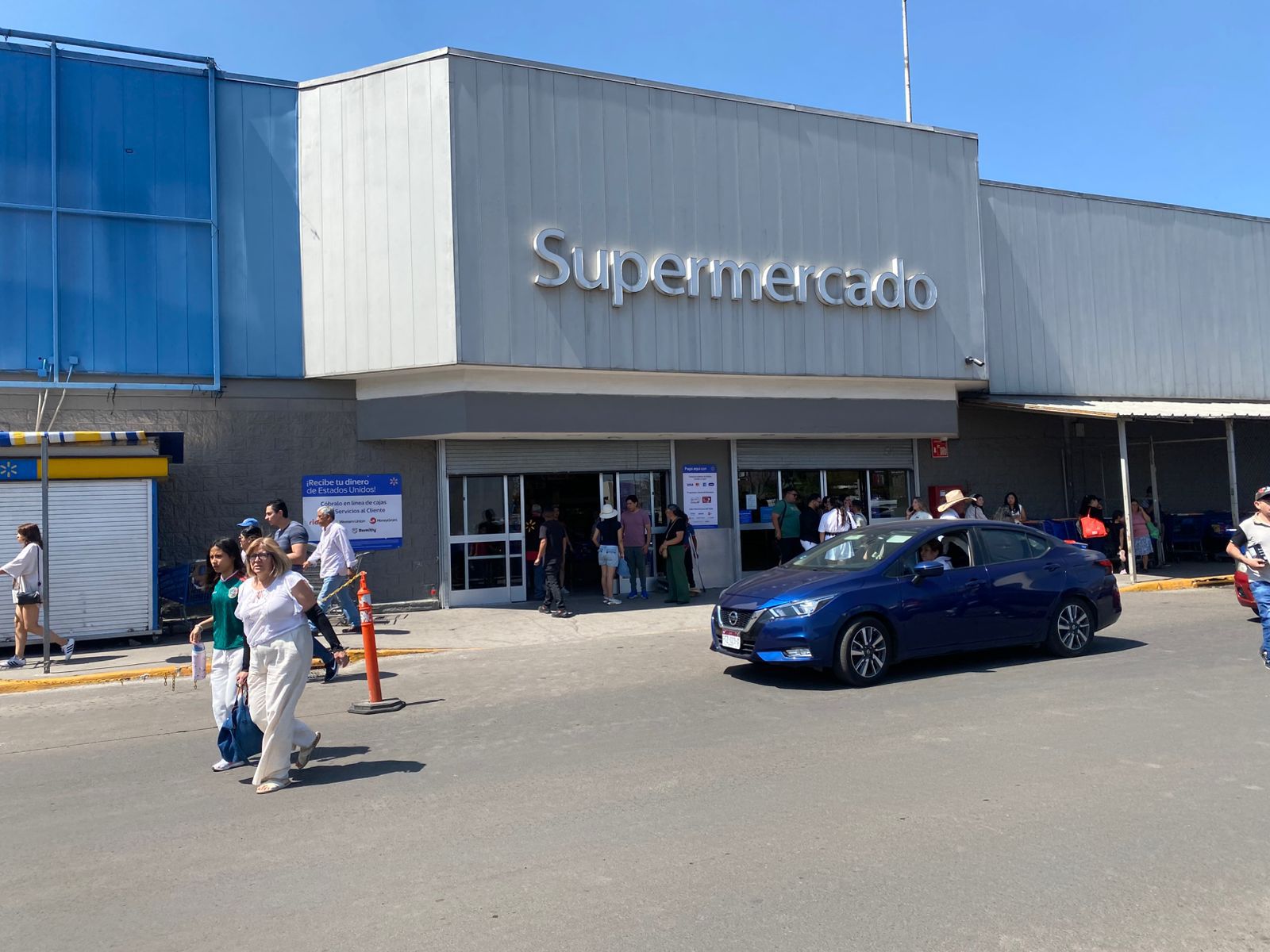 Desalojan y cierran plazas comerciales y oxxos en Morelia