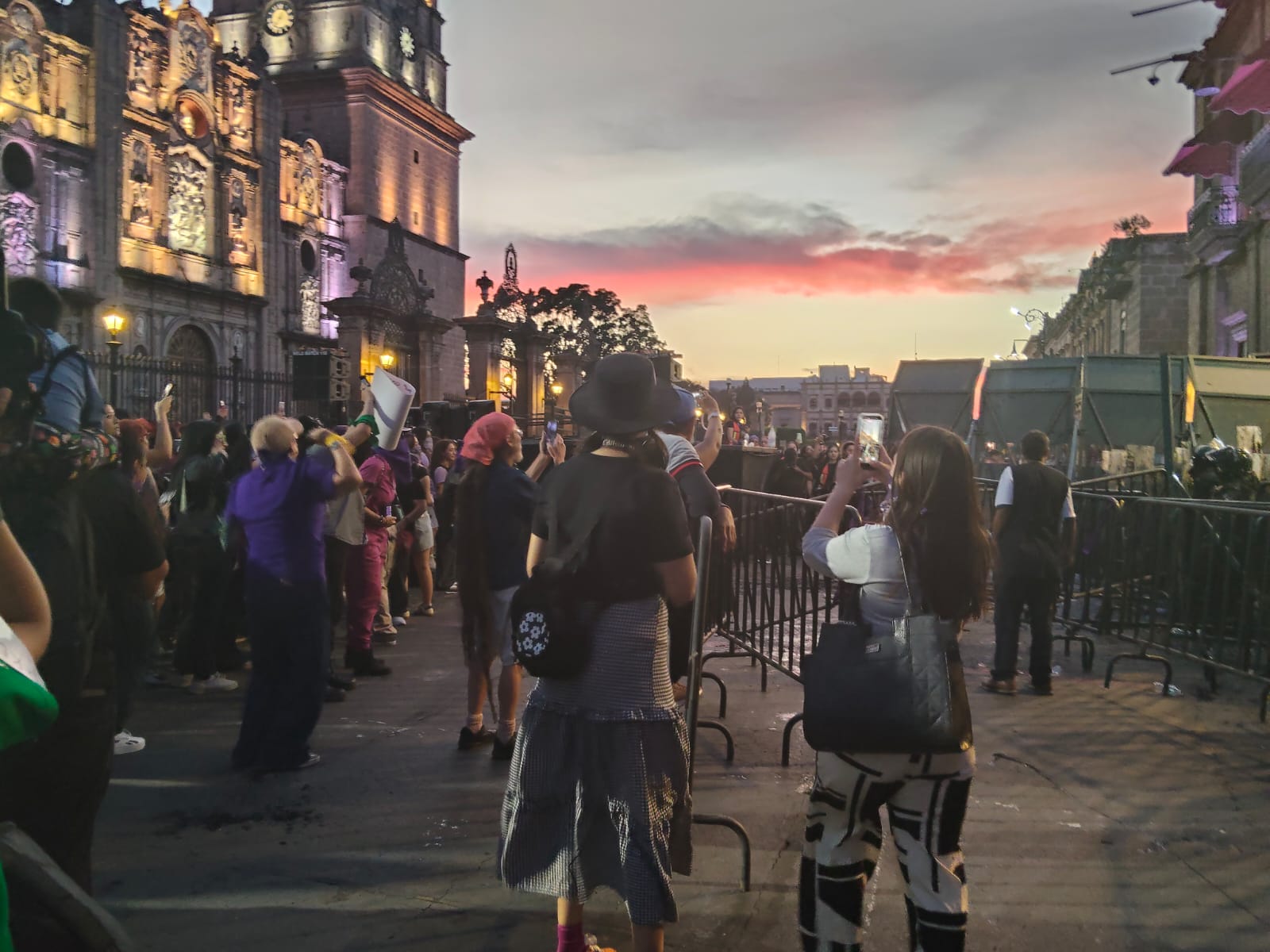 Contingentes feministas arribaron al Centro Histórico de Morelia durante marcha del 8M