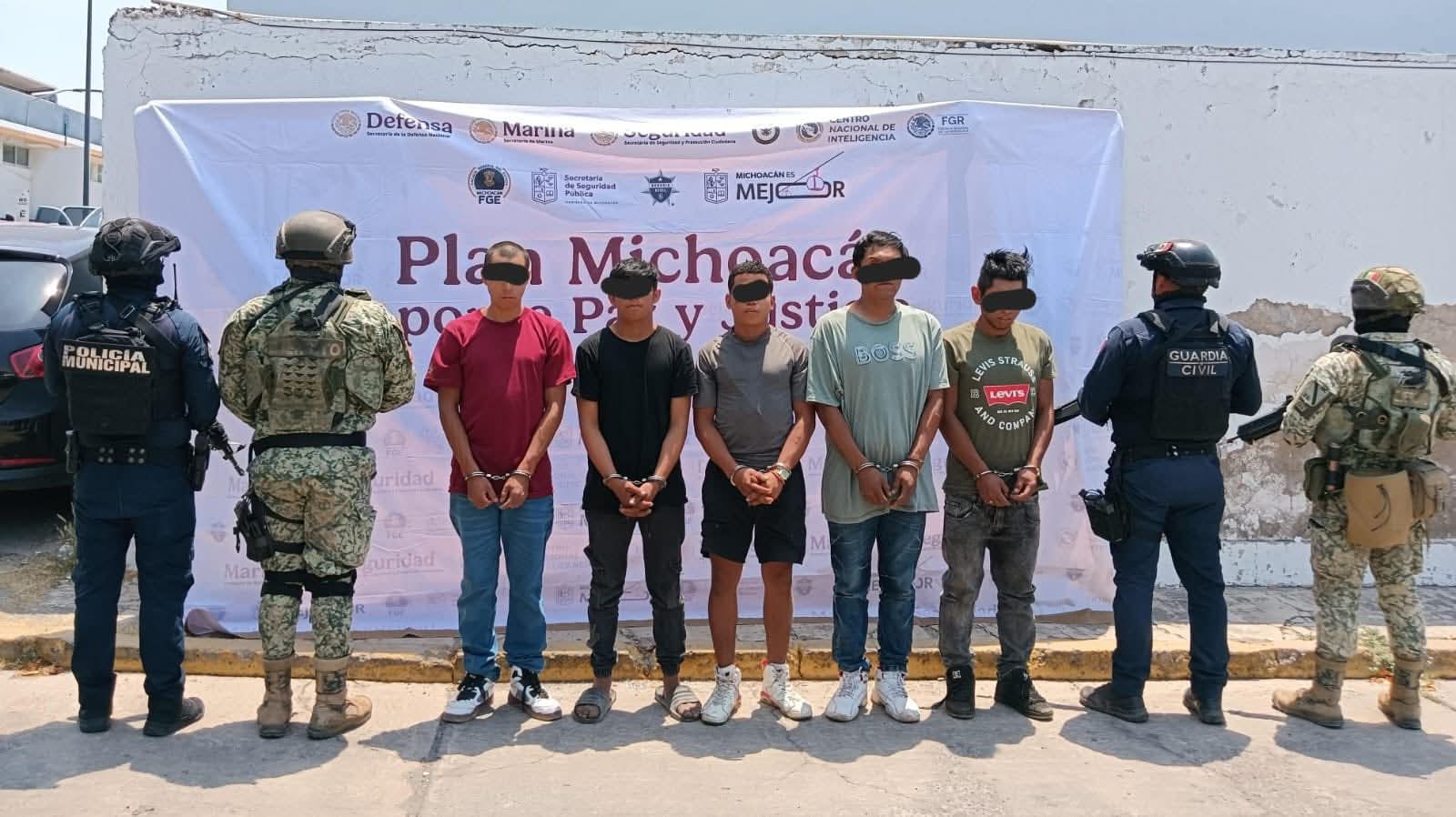 Detienen a cinco con droga en Tierra Caliente