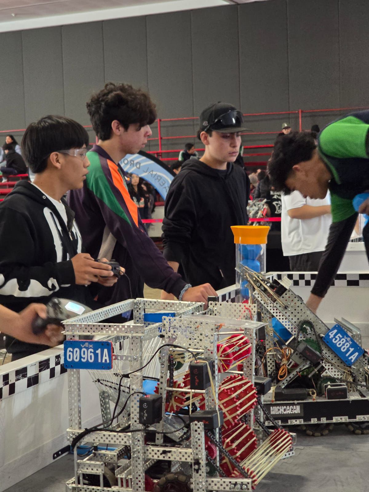 Jóvenes del Cecytem llevarán su talento al Mundial de Robótica en EE.UU.