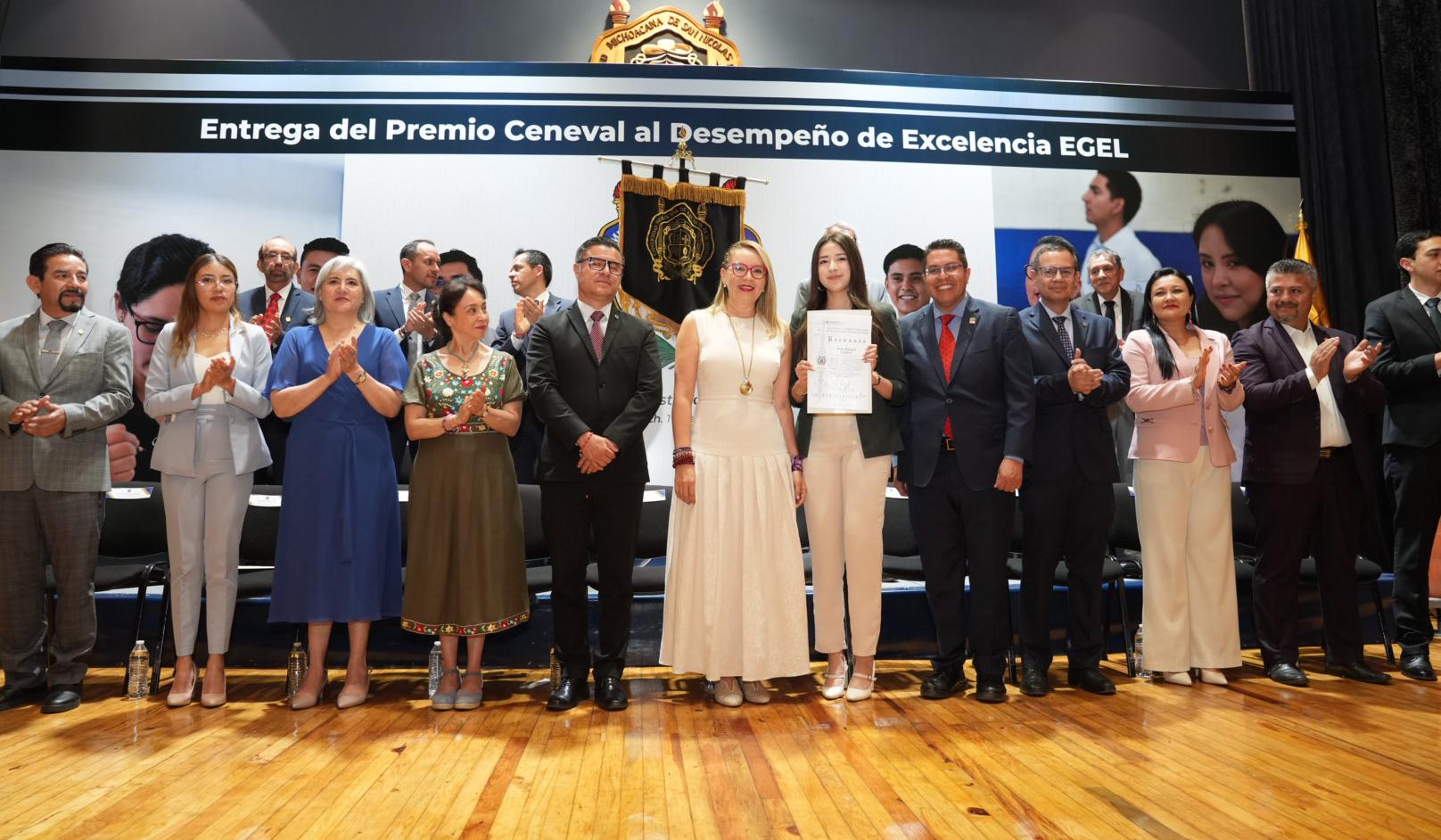 UMSNH brilla por la excelencia académica de nicolaitas reconocidos por el Ceneval