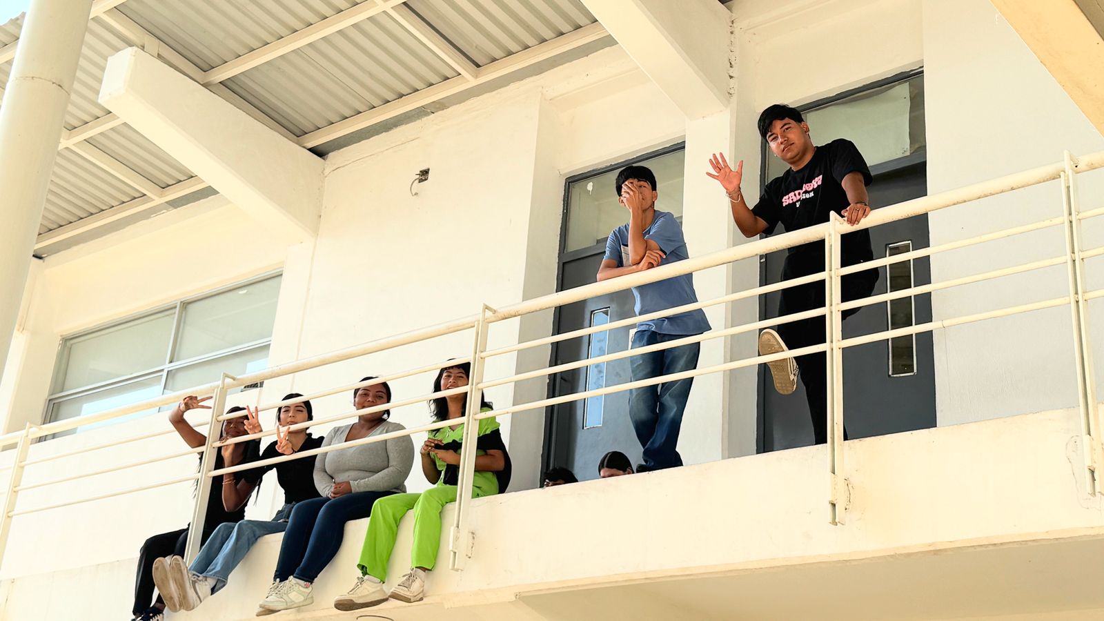 Con las pilas recargadas regresan nicolaitas a clases para concluir semestre