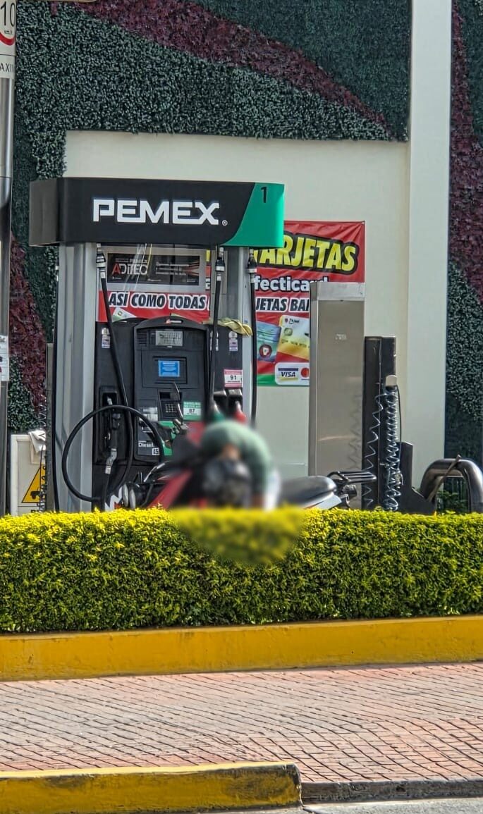 Ejecutan a motociclista en gasolinera de Uruapan