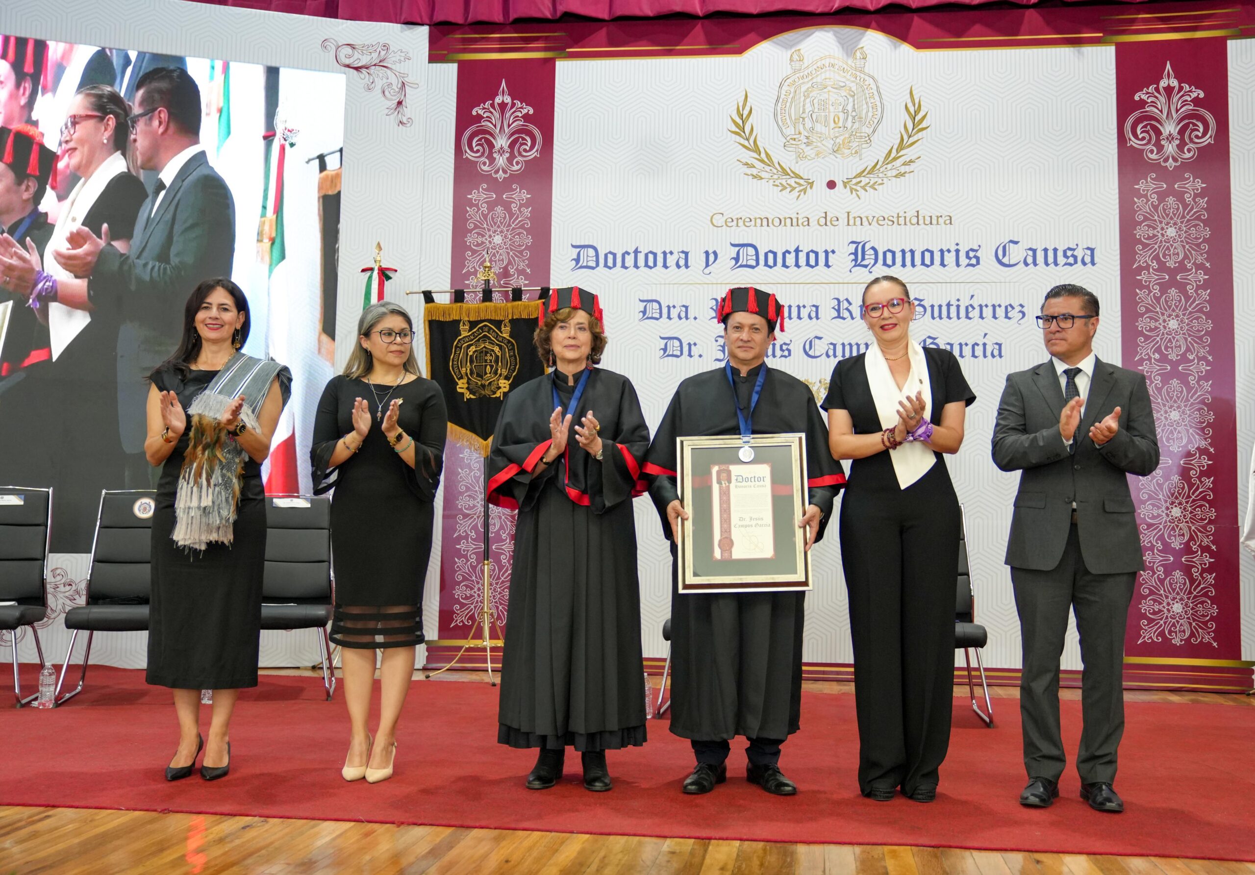 Rosaura Ruíz y Jesús Campos reciben Honoris Causa por la UMSNH