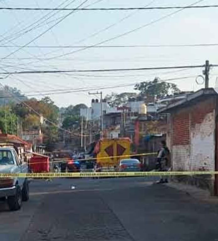 Matan a balazos a hombre afuera de su casa en Uruapan