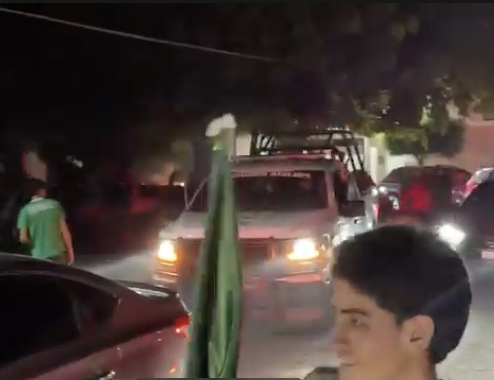 Disparo al aire causa tensión durante festejos en Apatzingán