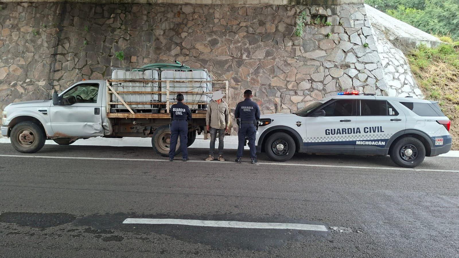 🚔 Cae conductor con camioneta robada hace 16 años