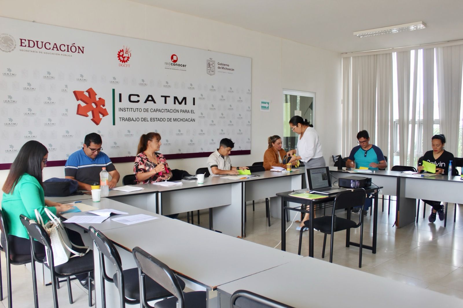Fortalece oportunidades de empleo certificando competencia laborales