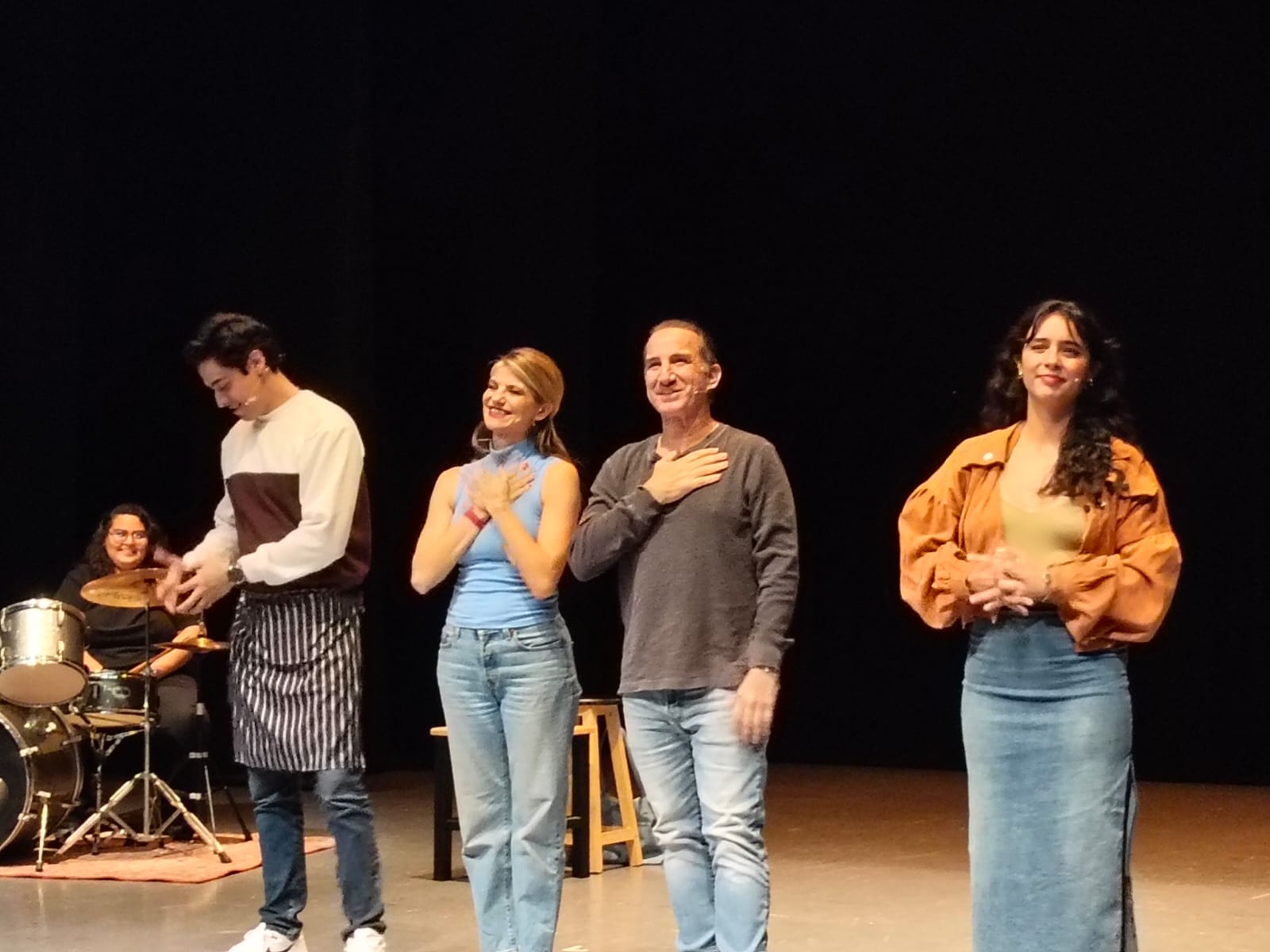Morelianos disfrutaron de la comedia Le cambia a su vieja por una nueva
