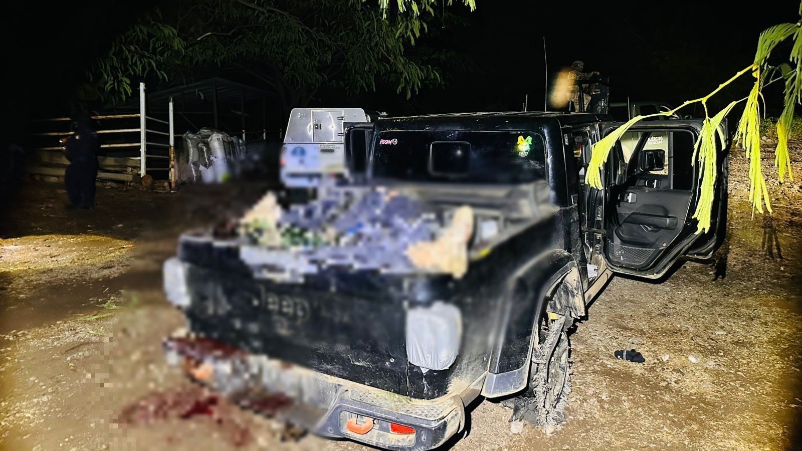 Localizan cuatro ejecutados dentro de camioneta abandonada