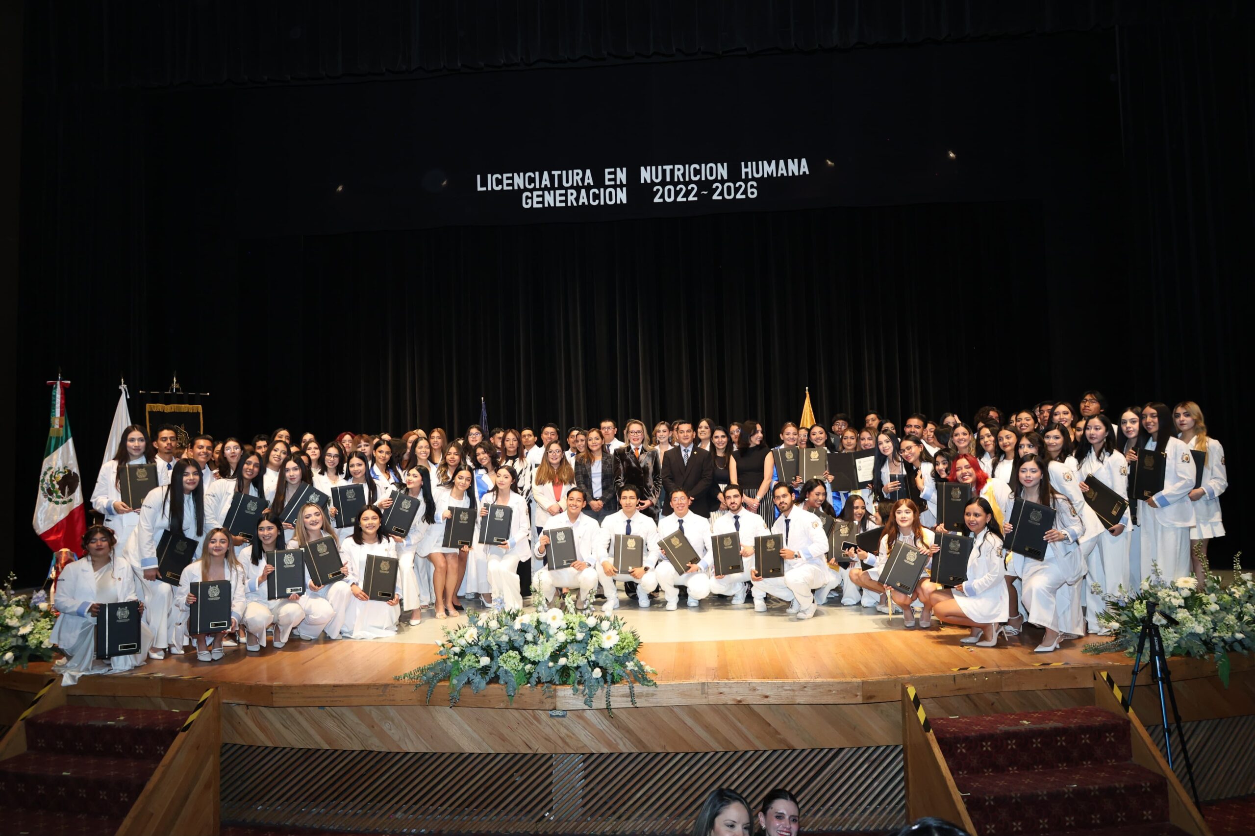 A defender la dignidad y su preparación y el nombre de la UMSNH