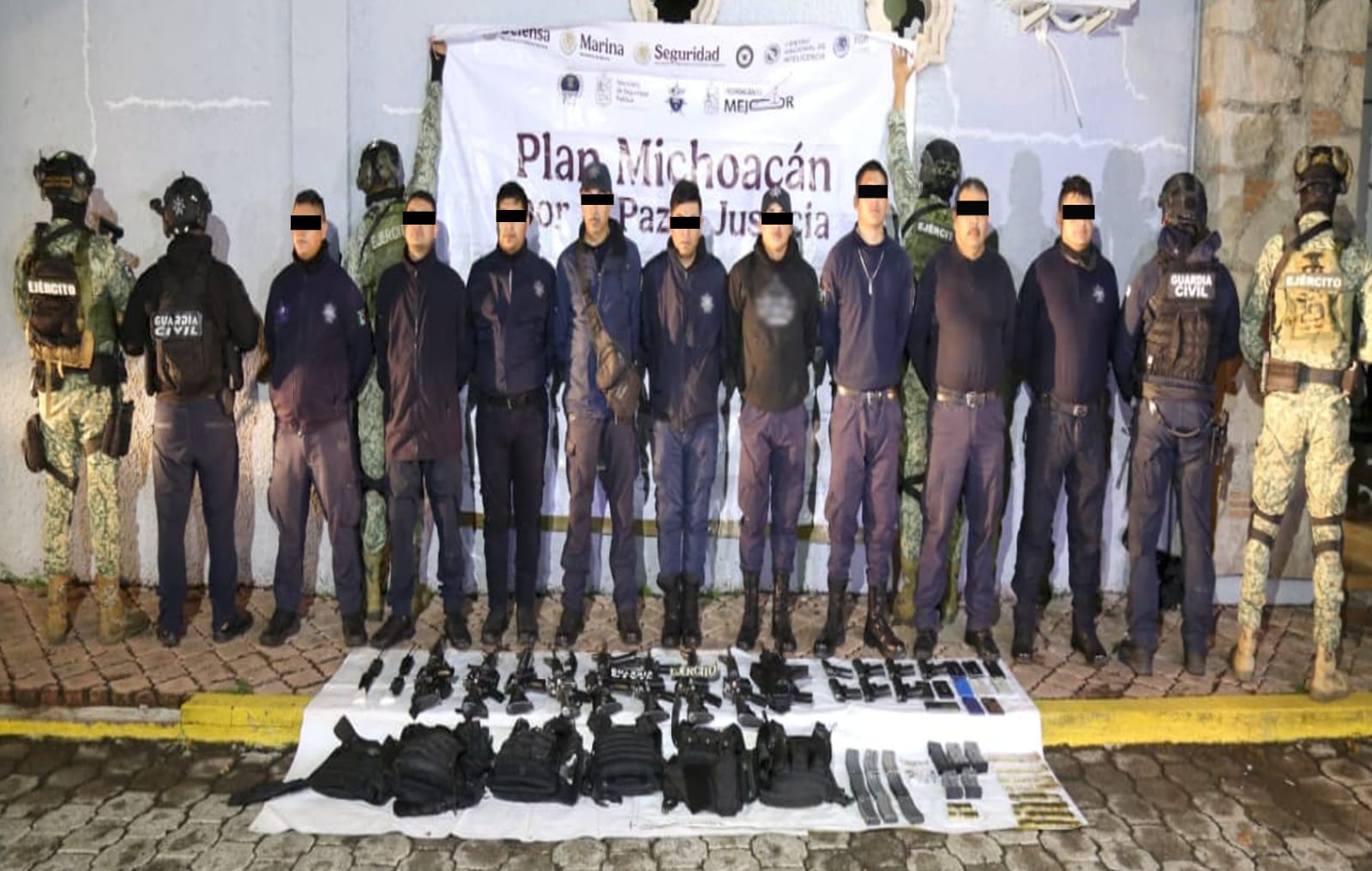 Detienen a nueve falsos policías en Zinapécuaro