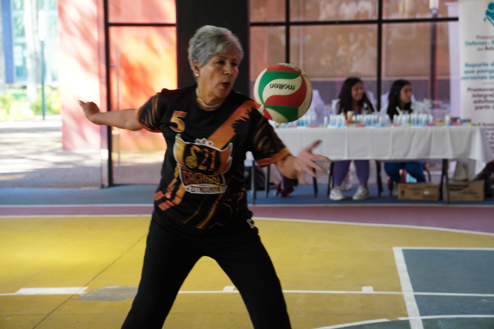 Primer Encuentro de Cachibol reúne a 14 equipos de personas adultas mayores