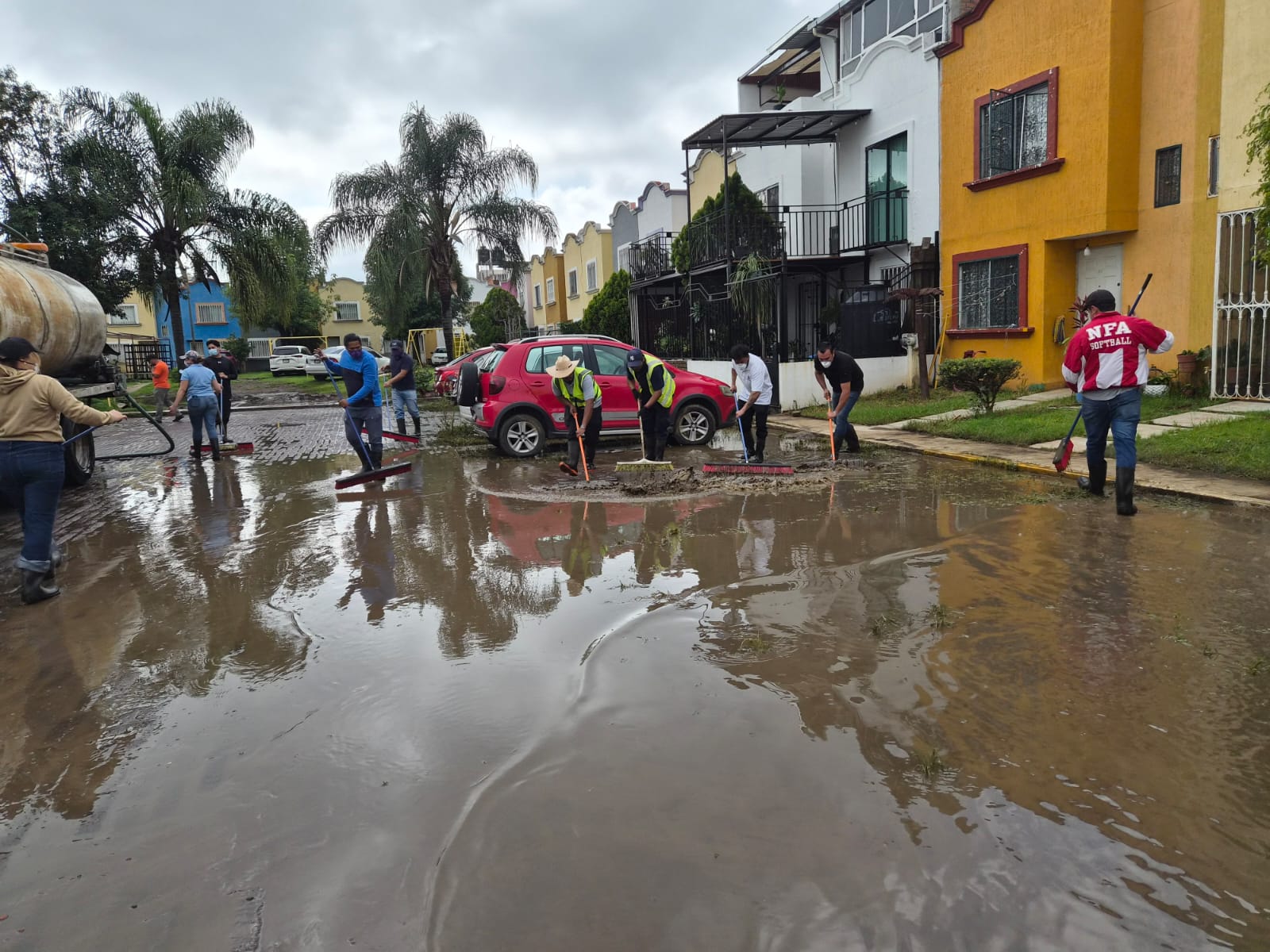 Incumple constructora compromisos con Hacienda de Tinijaro
