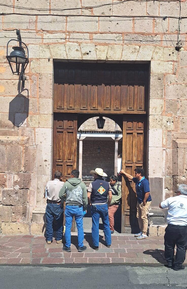 Inicia segunda etapa de restauración de portones y elementos de madera del Centro Histórico de Morelia