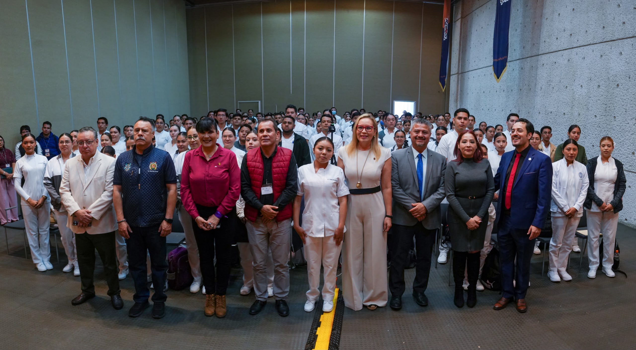 UMSNH arropará a egresadas y egresados que realicen su servicio social