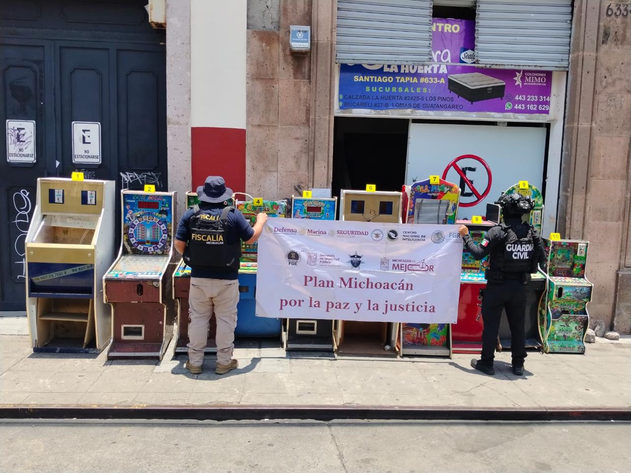 Cateo en el Centro de Morelia deja tragamonedas y droga aseguradas