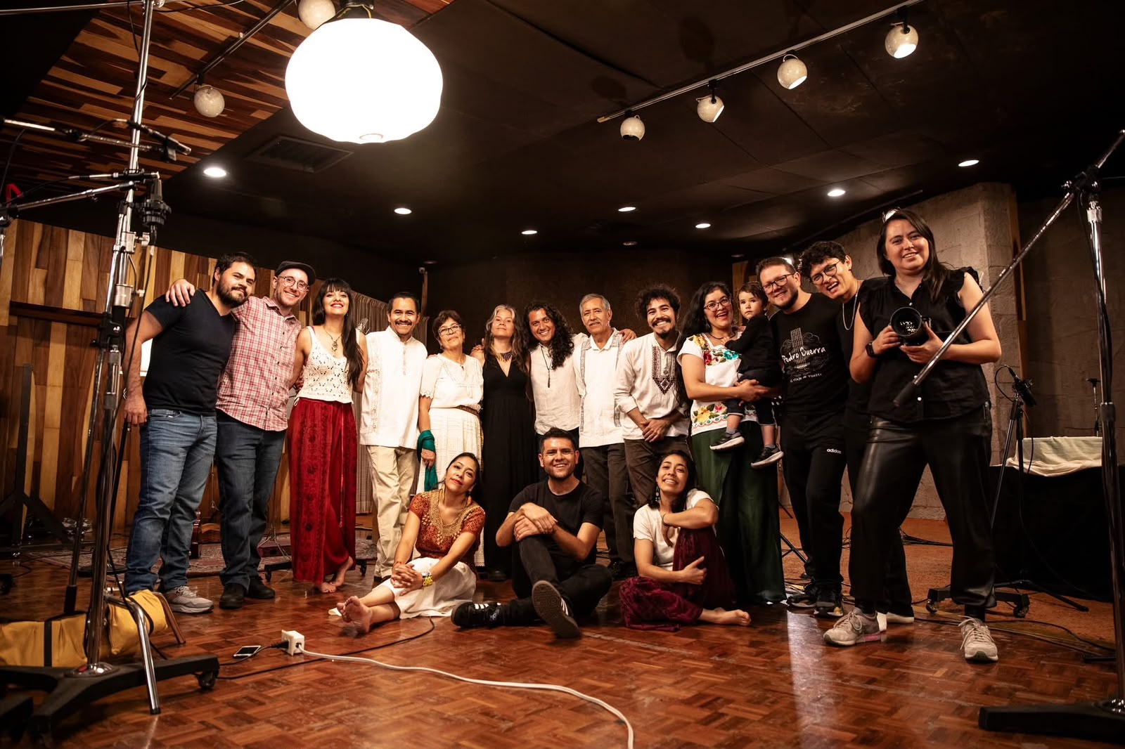 Ampersan y Media Luna unen sus raíces para estrenar en Morelia “Floreciendo en la Memoria”