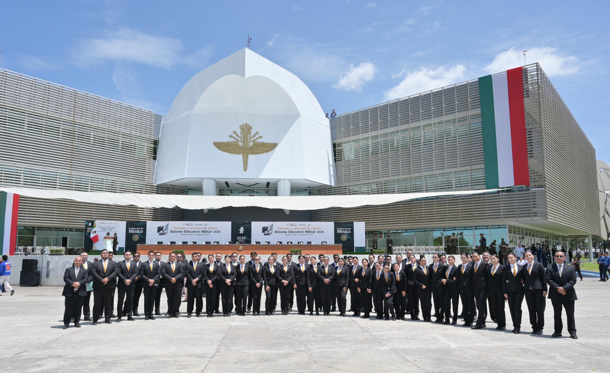 Escolta y Banda de Guerra de la UMSNH participa en acto encabezado por la presidenta Sheinbaum