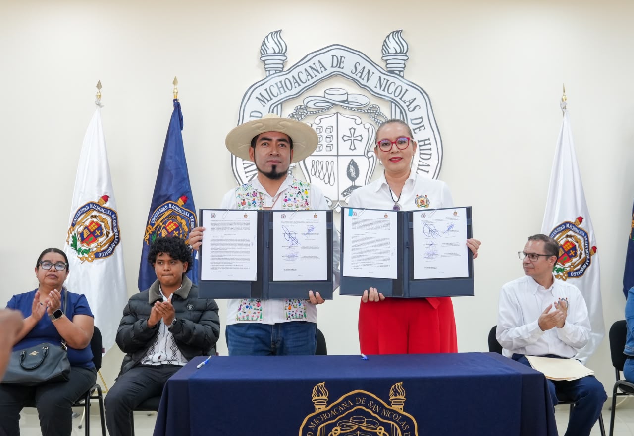 La UMSNH vuelve a marcar historia, señala Yarabí Ávila al firmar con el Consejo Supremo Indígena