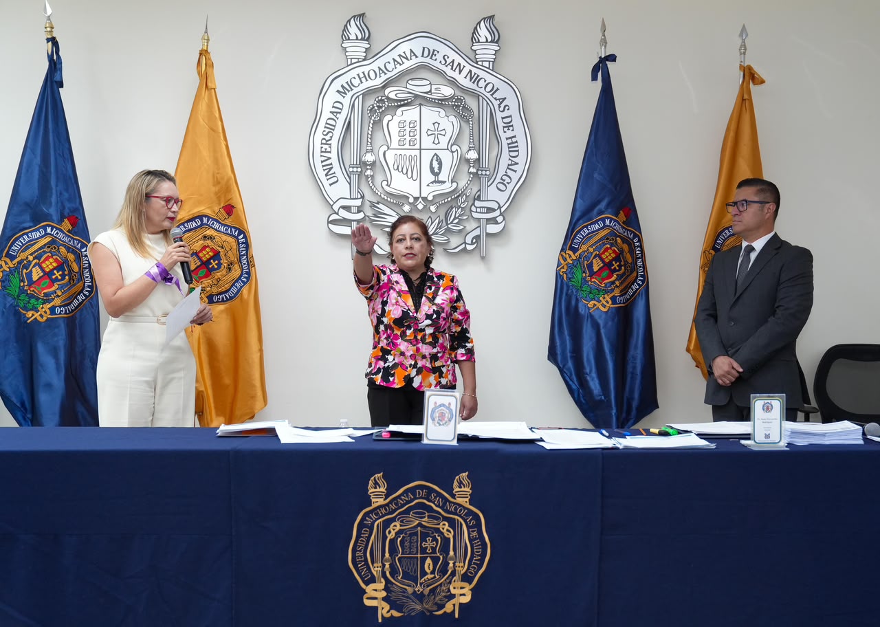 Rinde protesta directora de la Preparatoria Gral. Lázaro Cárdenas