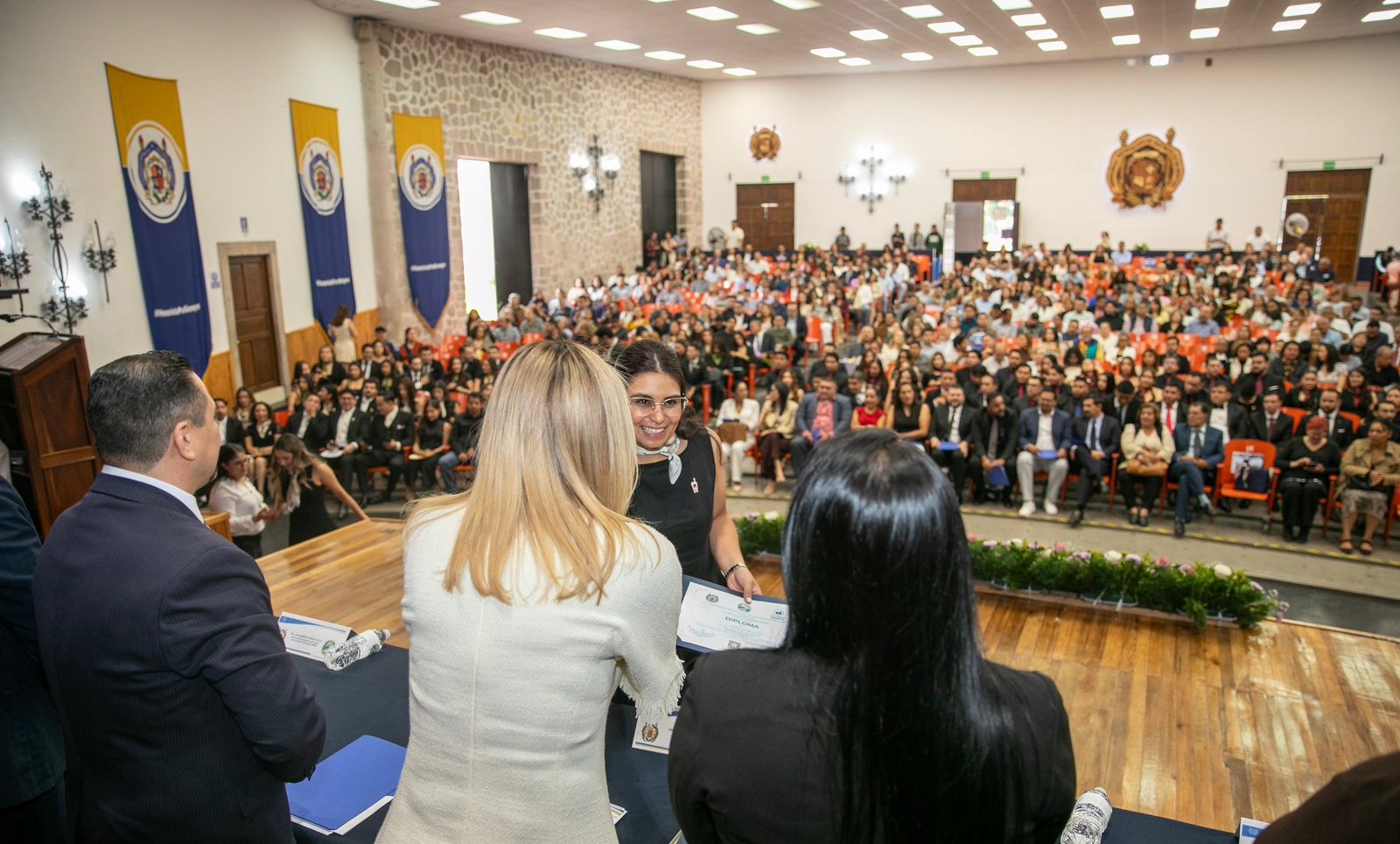 A mantener viva la inquietud por aprender y actualizarse, invita Yarabí Ávila a egresados de especialidad odontológicas