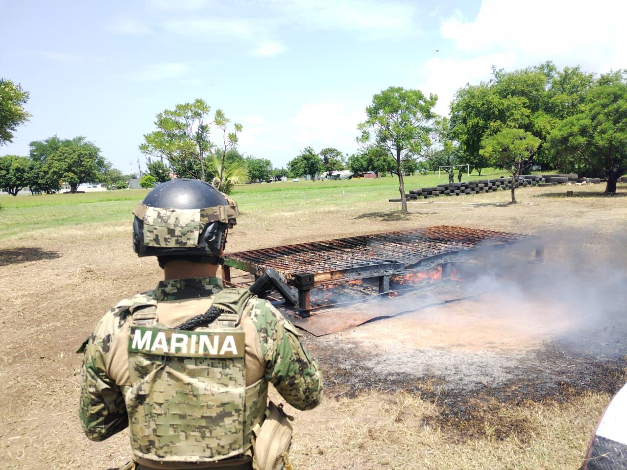 Incineran 367 kilos de cocaína en Lázaro Cárdenas