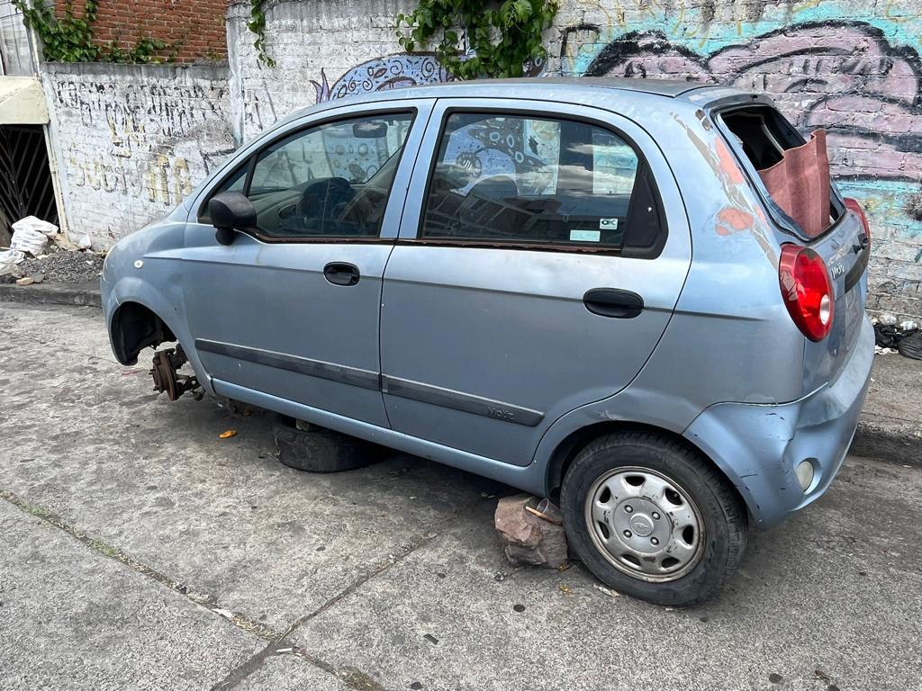 Retiran autos “chatarra” de las calles